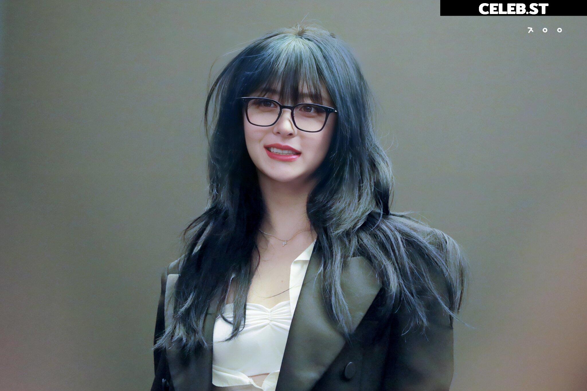Huh Yunjin 허윤진 | LESSERAFIM Image 22956364