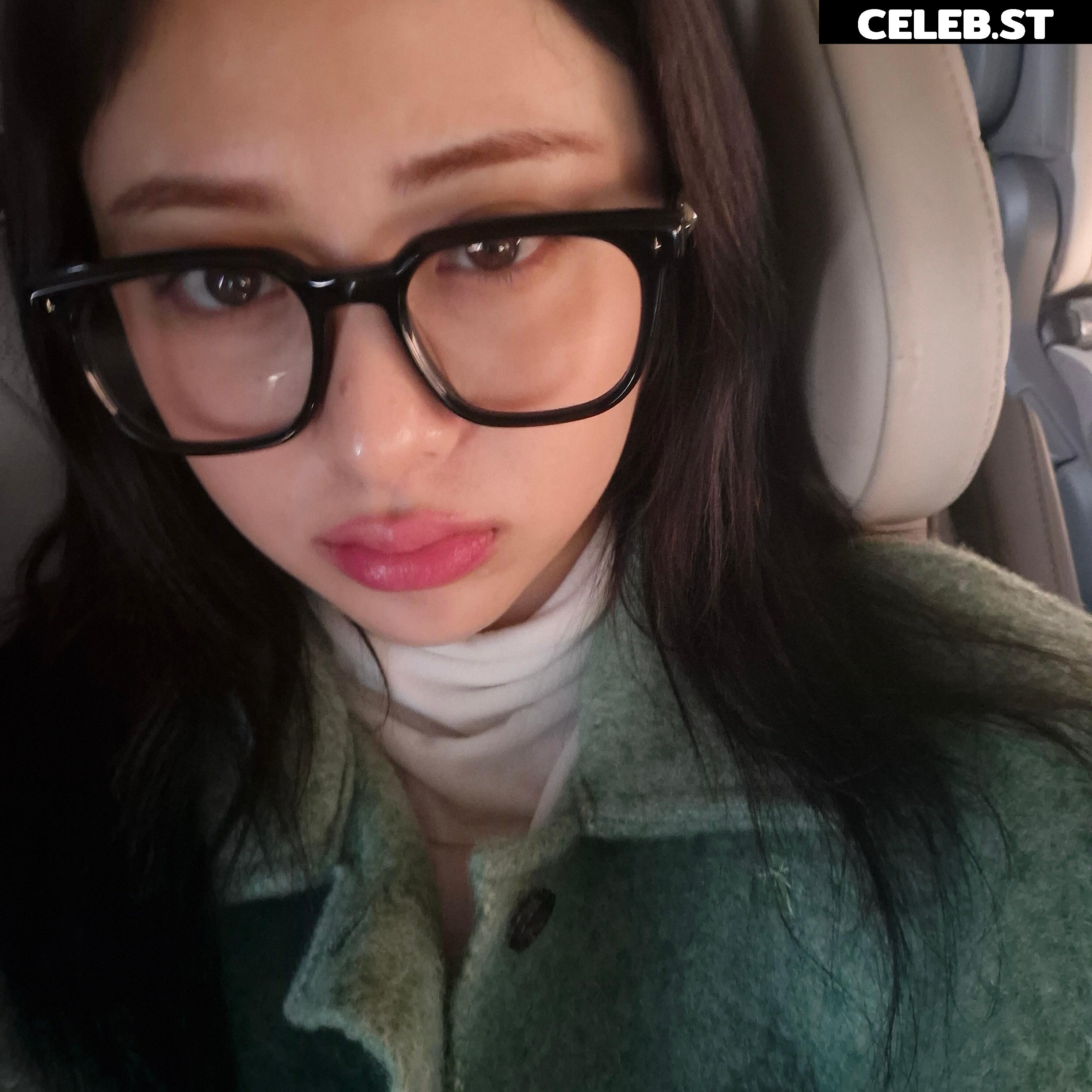 Huh Yunjin 허윤진 | LESSERAFIM Image 22956343