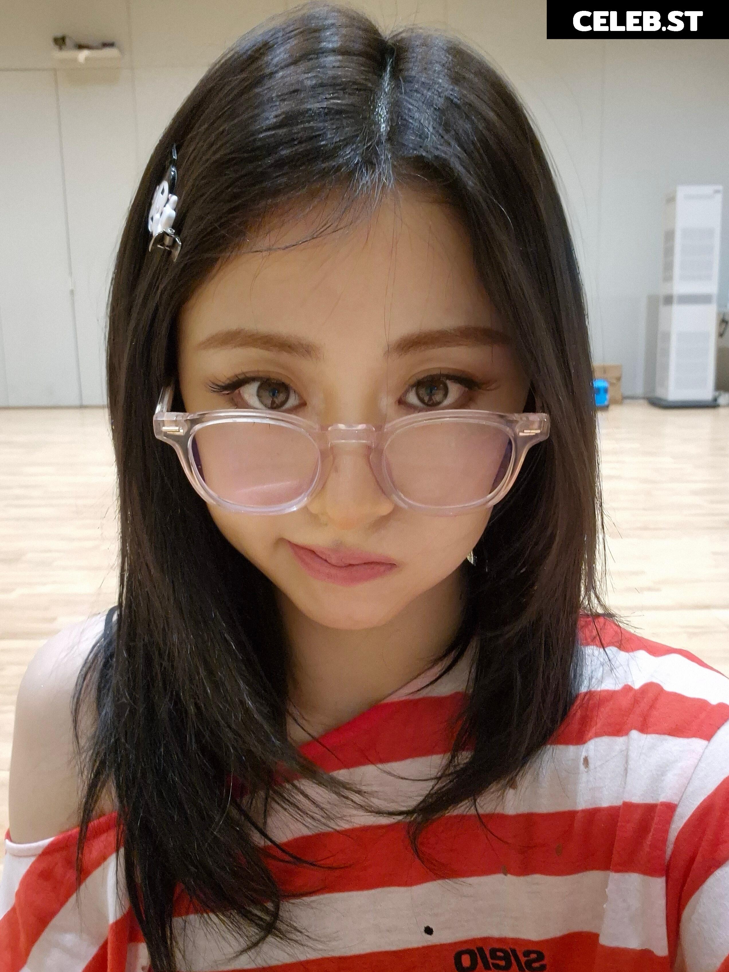 Huh Yunjin 허윤진 | LESSERAFIM Image 22956340
