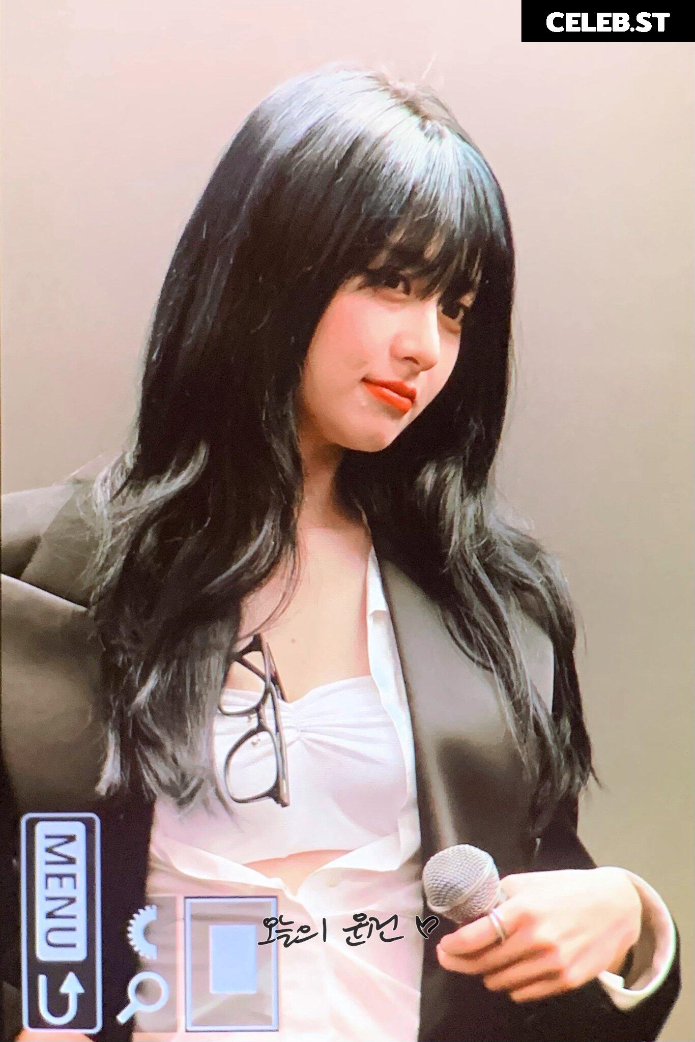 Huh Yunjin 허윤진 | LESSERAFIM Image 22956373