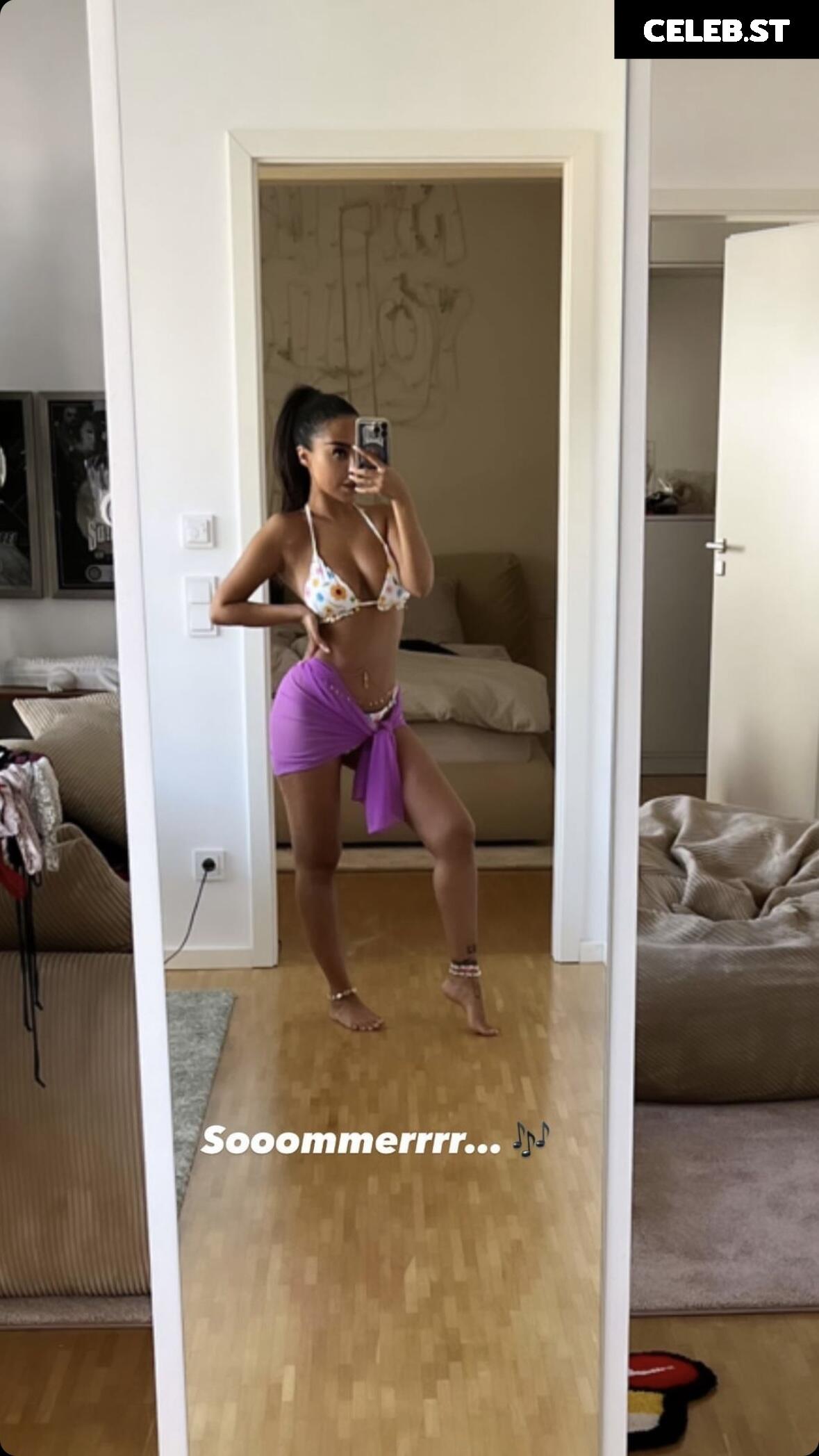 Maryscrib Image 2295144