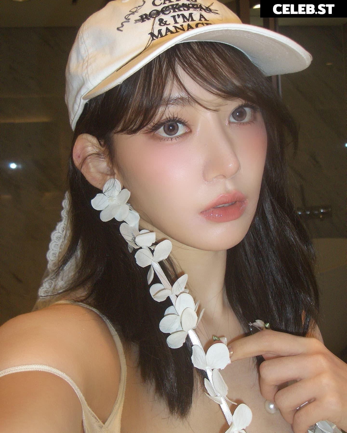 Sakura Miyawaki 宮脇 咲良 | LESSERAFIM Image 22953420