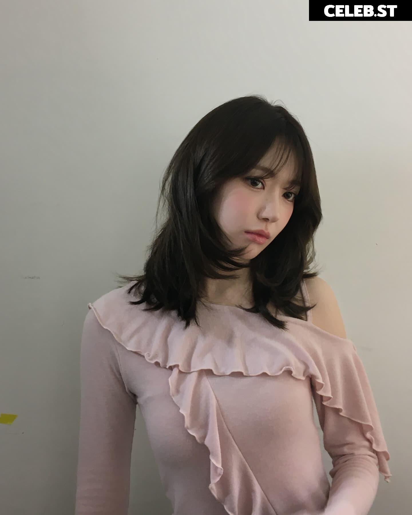 Sakura Miyawaki 宮脇 咲良 | LESSERAFIM Image 22953411