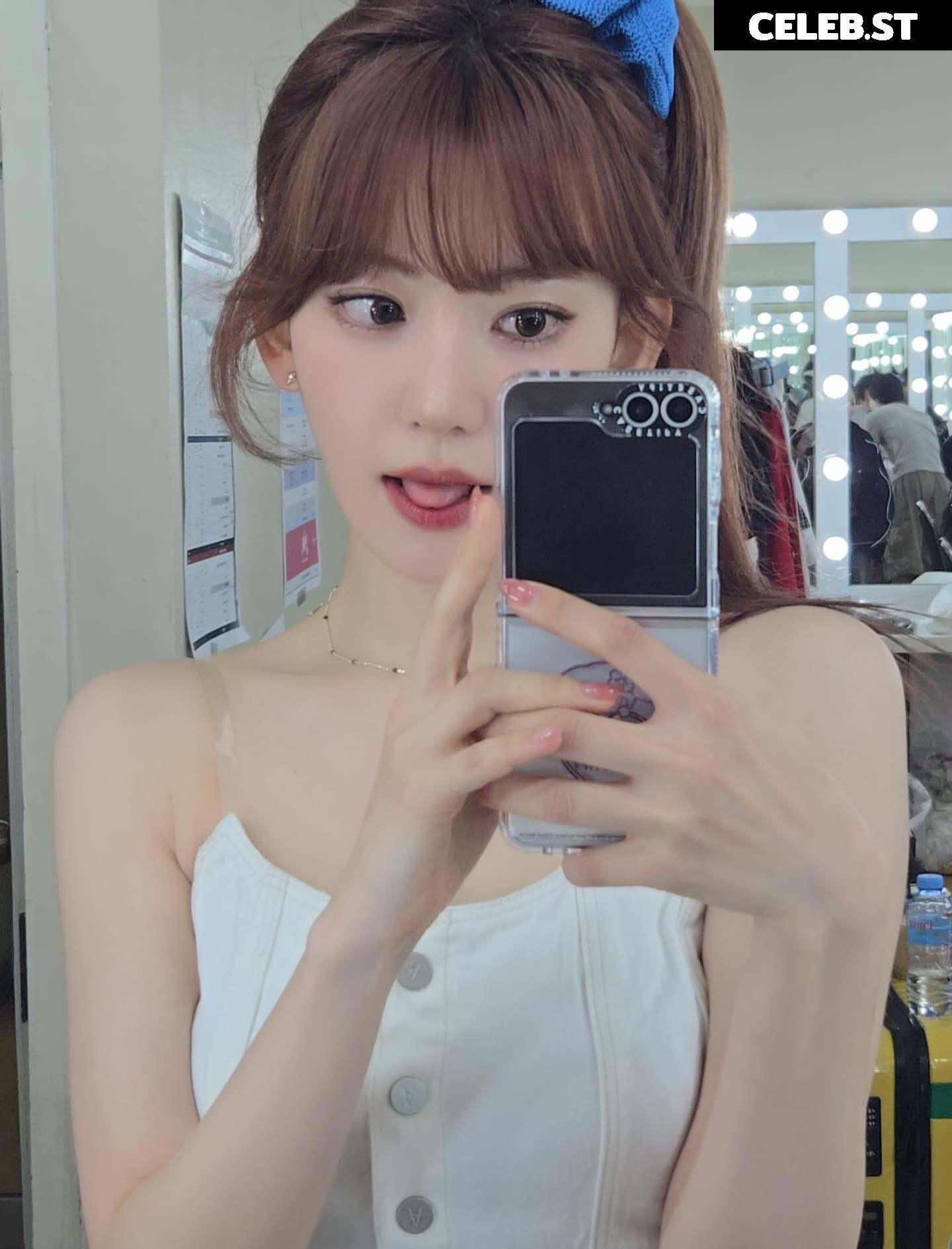 Sakura Miyawaki 宮脇 咲良 | LESSERAFIM Image 22953459