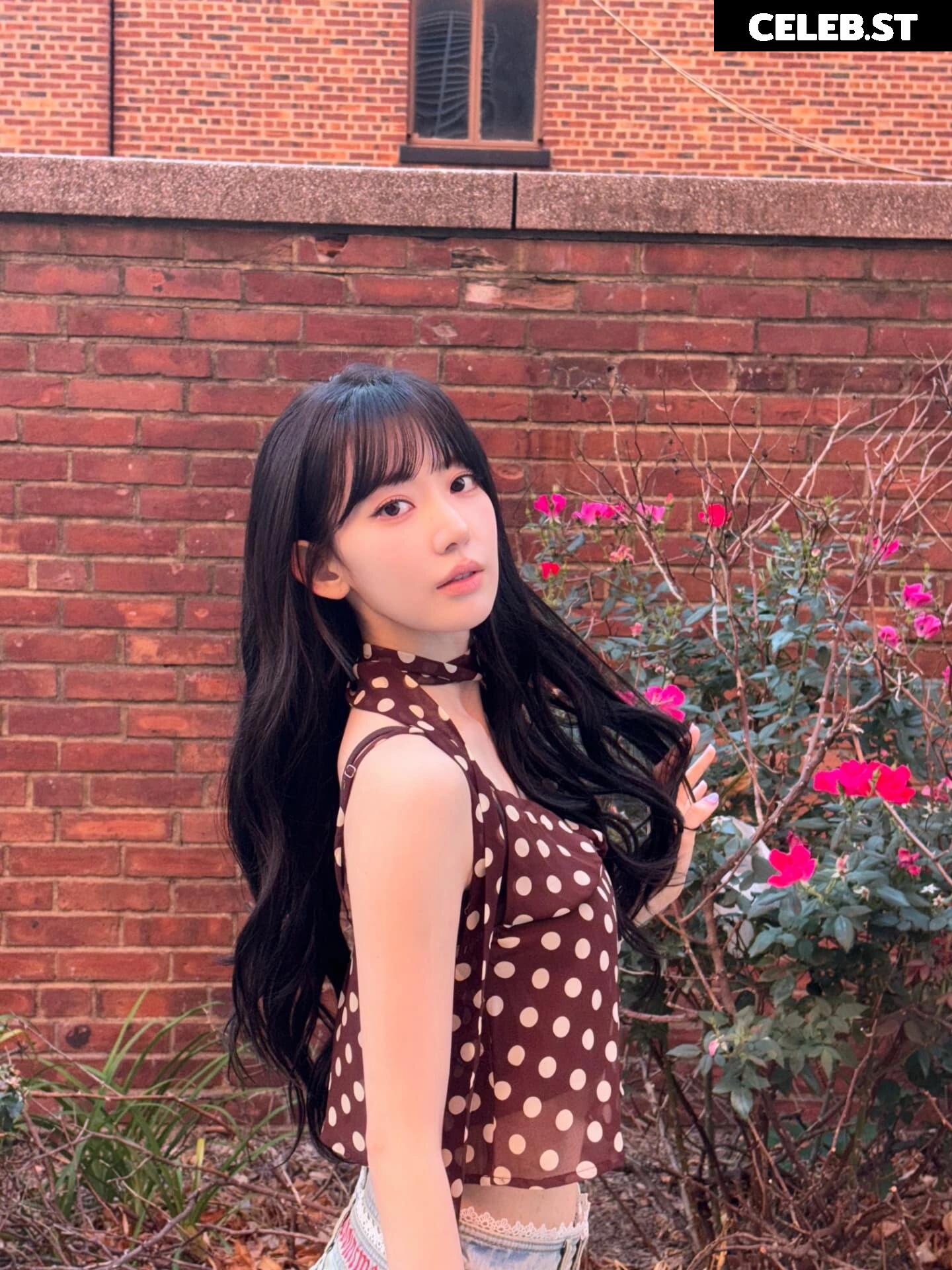 Sakura Miyawaki 宮脇 咲良 | LESSERAFIM Image 22953472