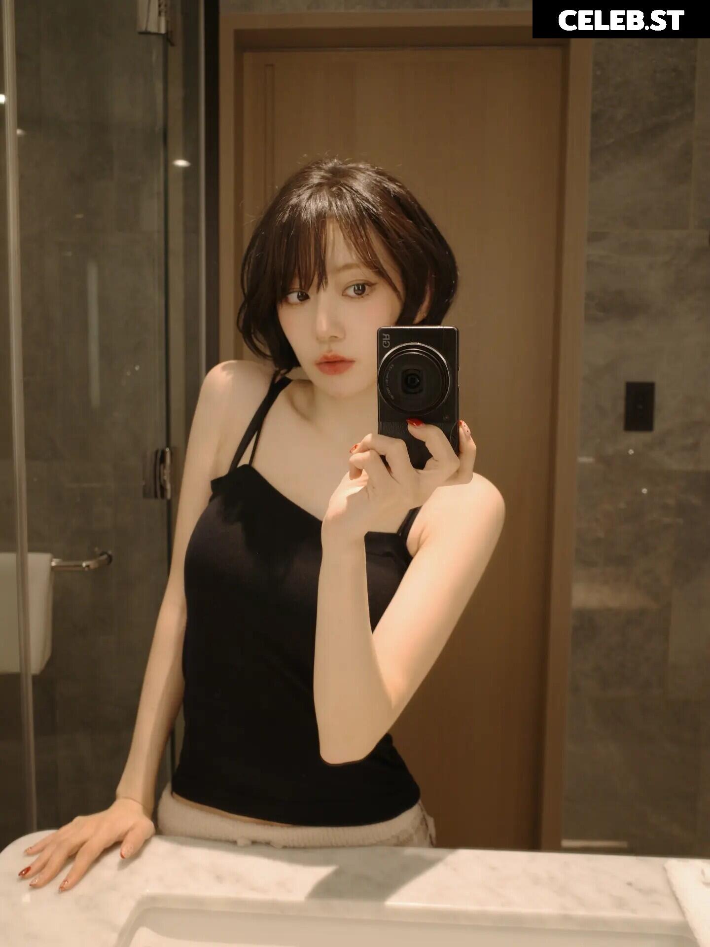 Sakura Miyawaki 宮脇 咲良 | LESSERAFIM Image 22953692