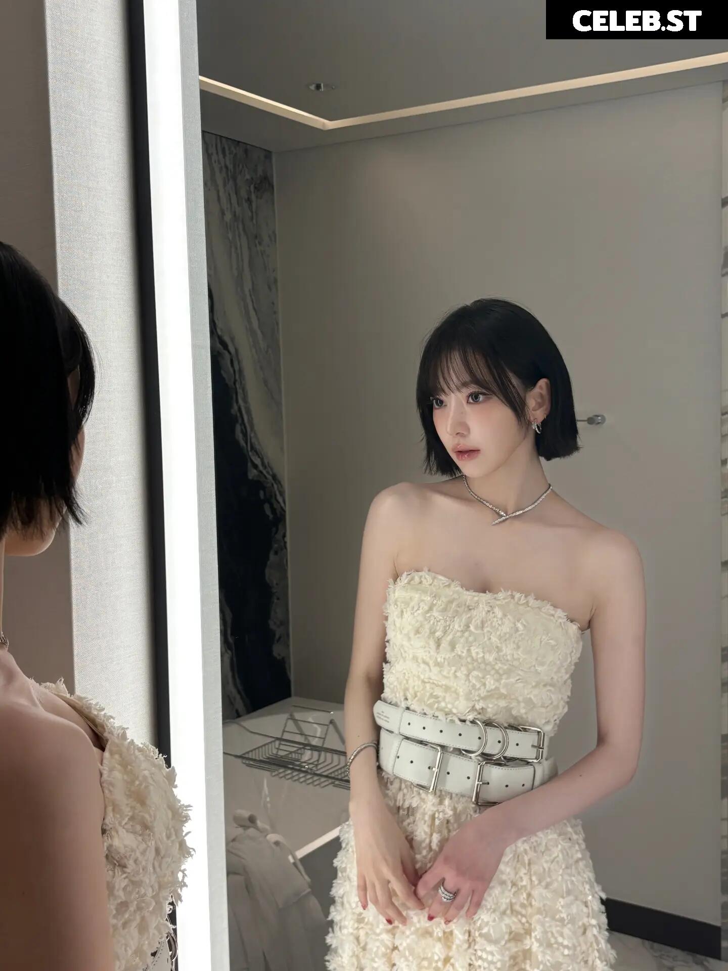 Sakura Miyawaki 宮脇 咲良 | LESSERAFIM Image 22953617