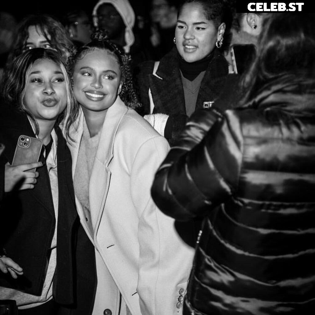Paola Locatelli Image 22953038