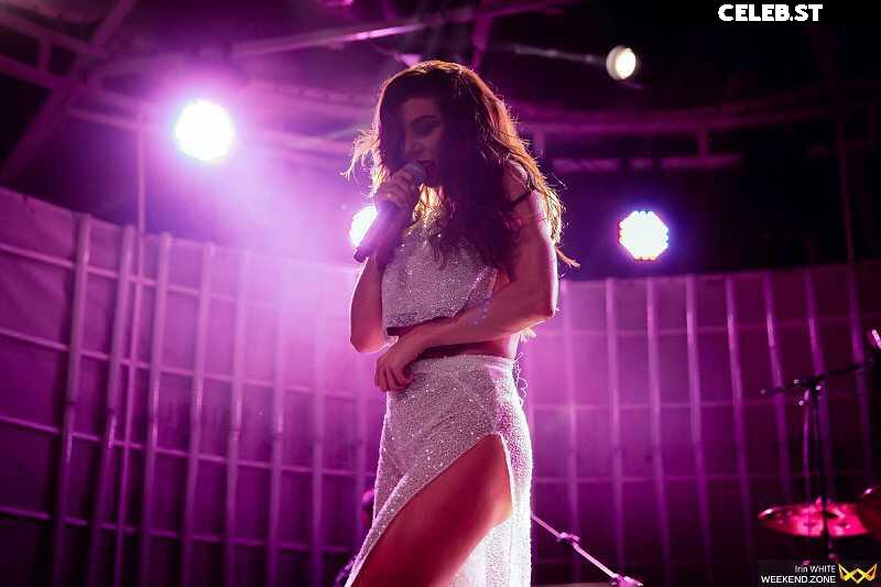 Anna Sedokova Image 22952168