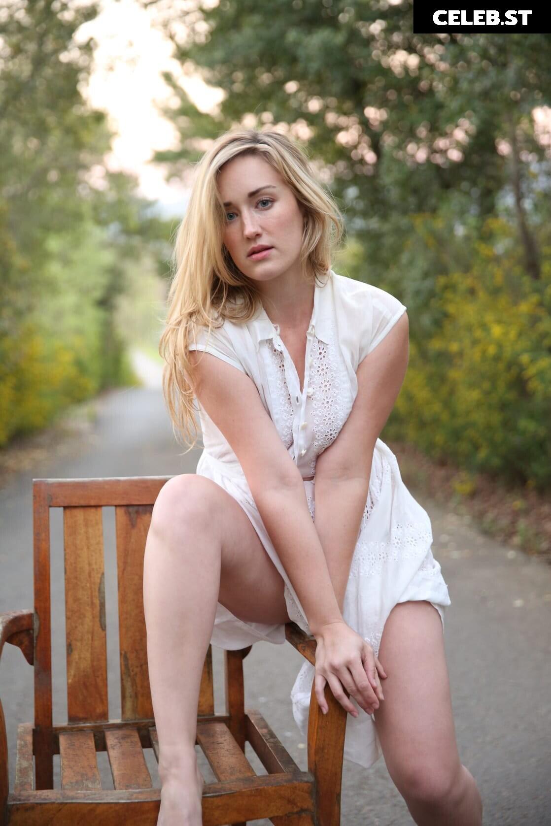 Ashley Johnson Image 22961144