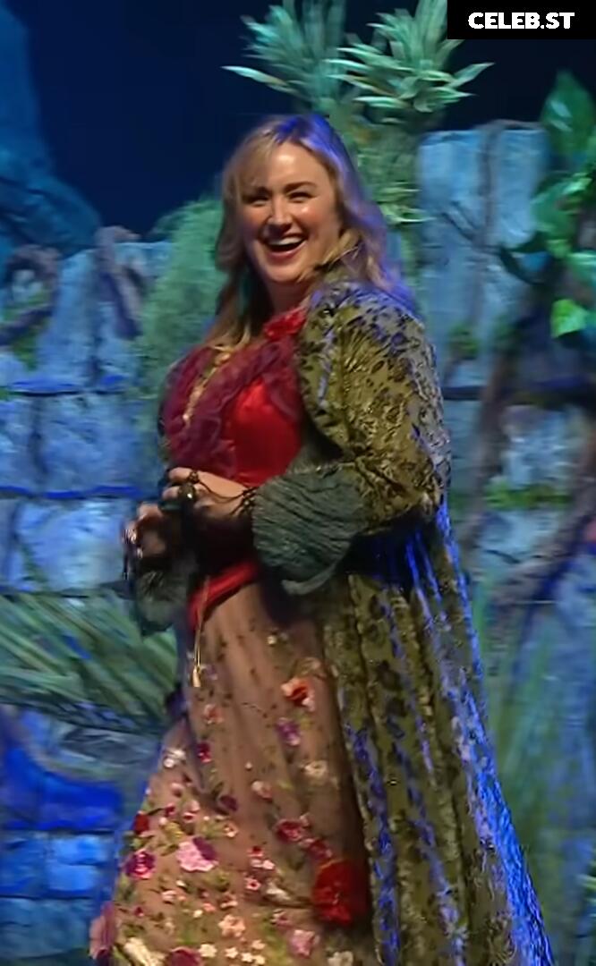 Ashley Johnson Image 22961246