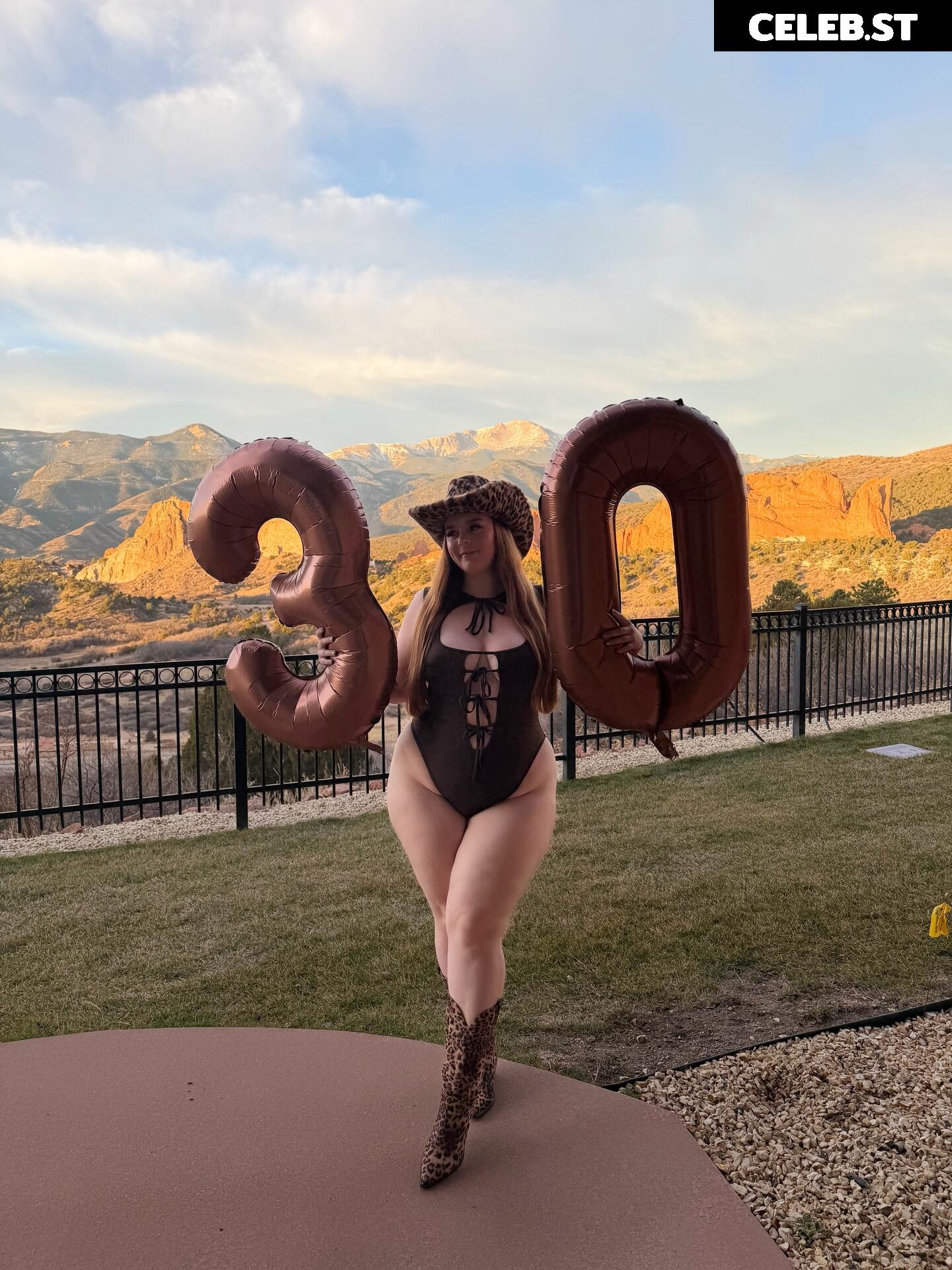 nlhfit / Nicole Herring Image 22943373