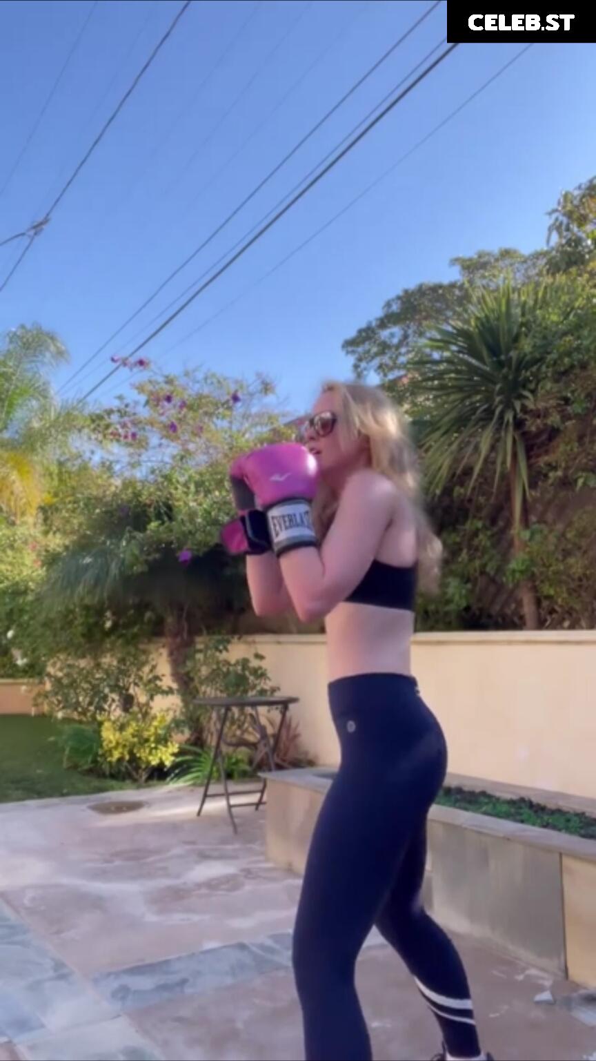 Kathryn Newton Image 22949164