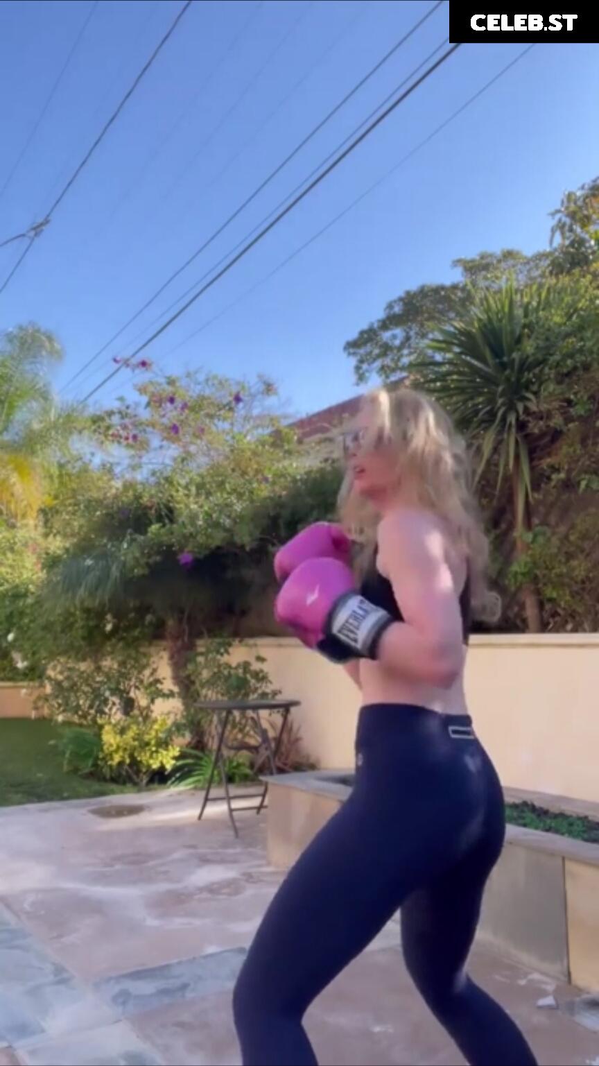 Kathryn Newton Image 22949156