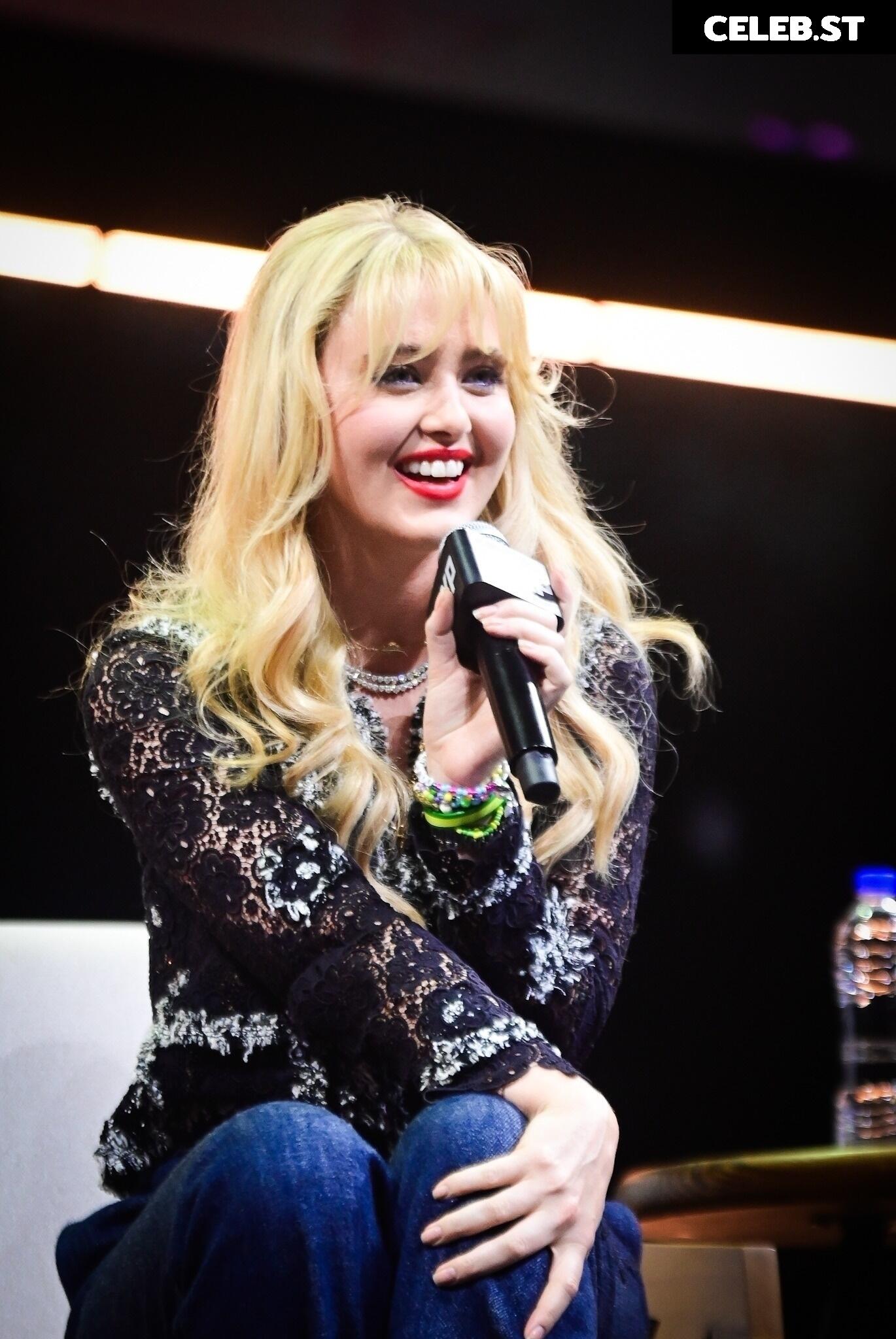 Kathryn Newton Image 22949096