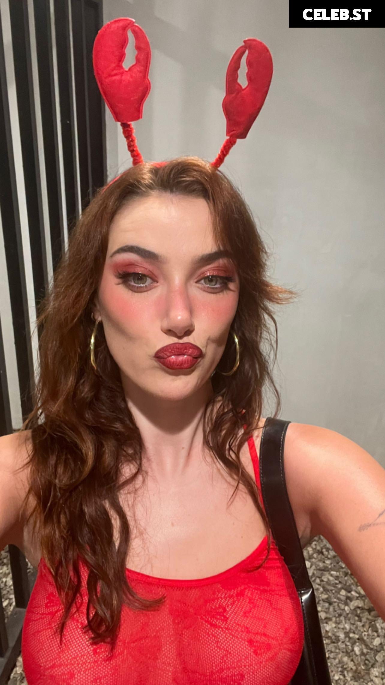 Olivia O'Brien Image 22998085