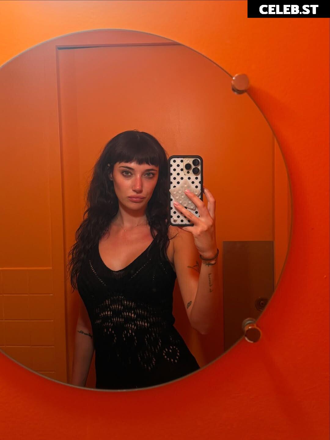 Olivia O'Brien Image 22998246