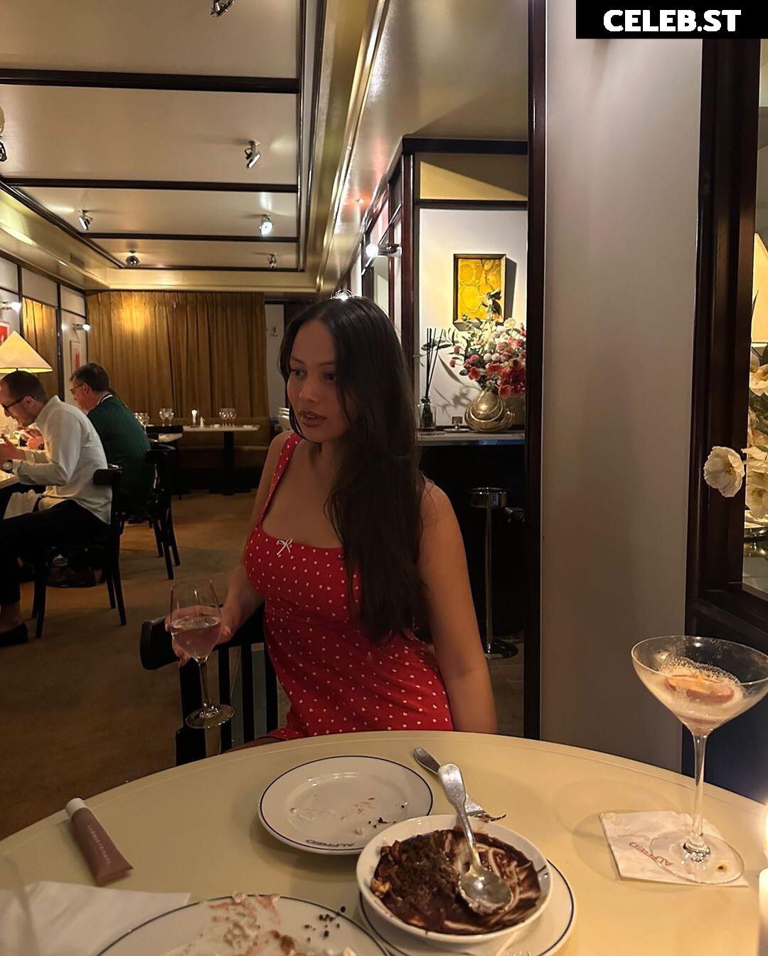 Fiona Barron Image 22995127