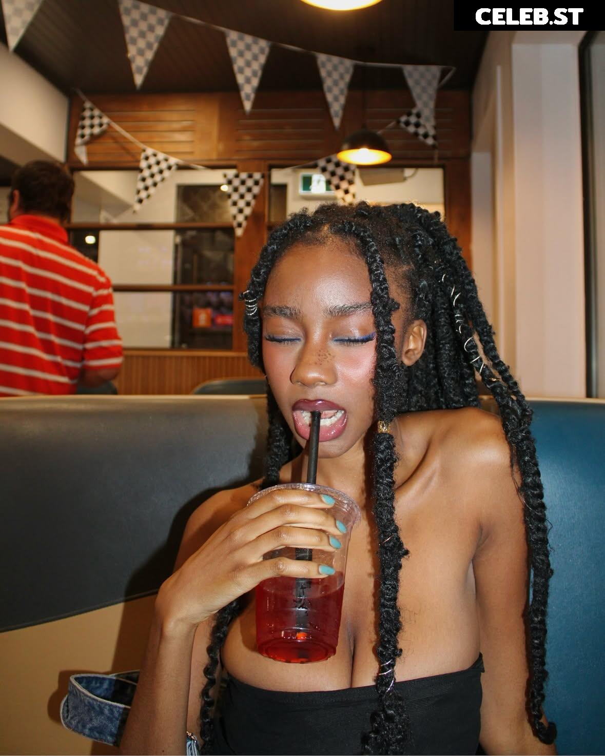 Webeecca / Blackgapprincess Image 22994674