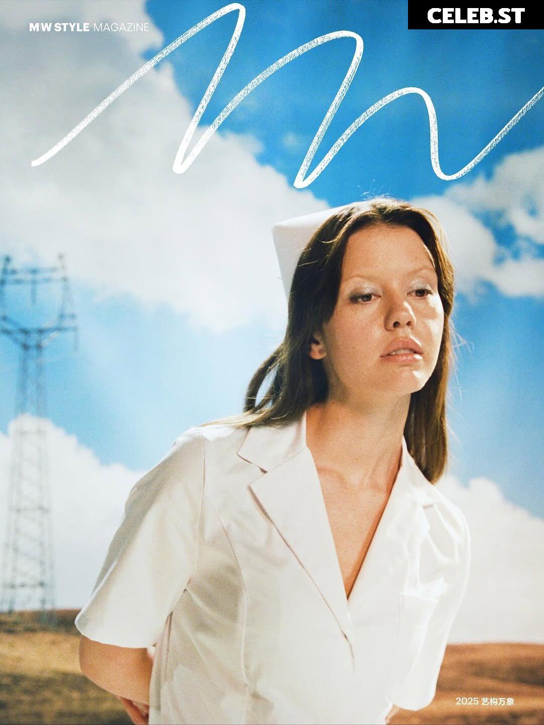 Mia Goth Image 22991554
