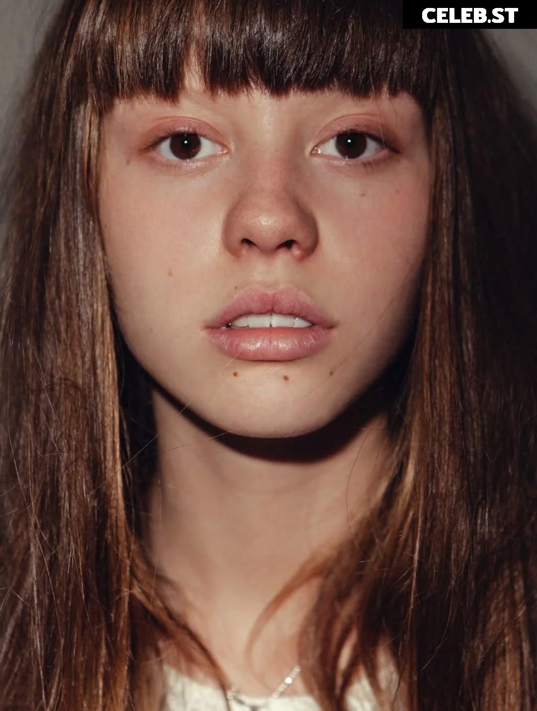 Mia Goth Image 22991631