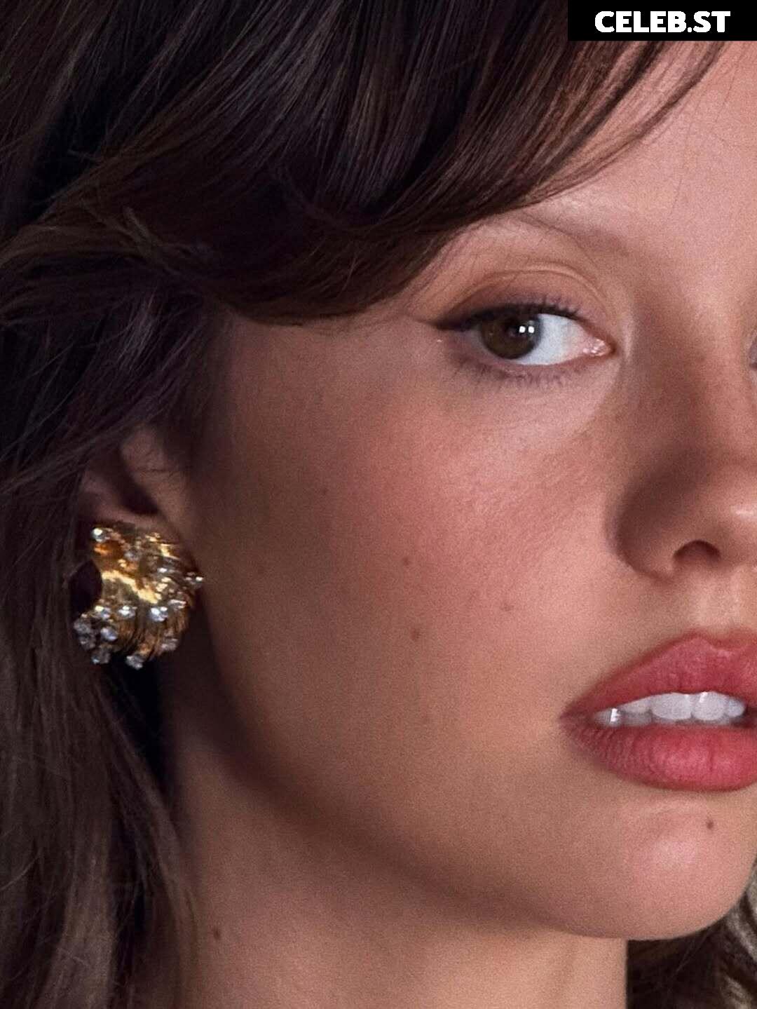 Mia Goth Image 22991291