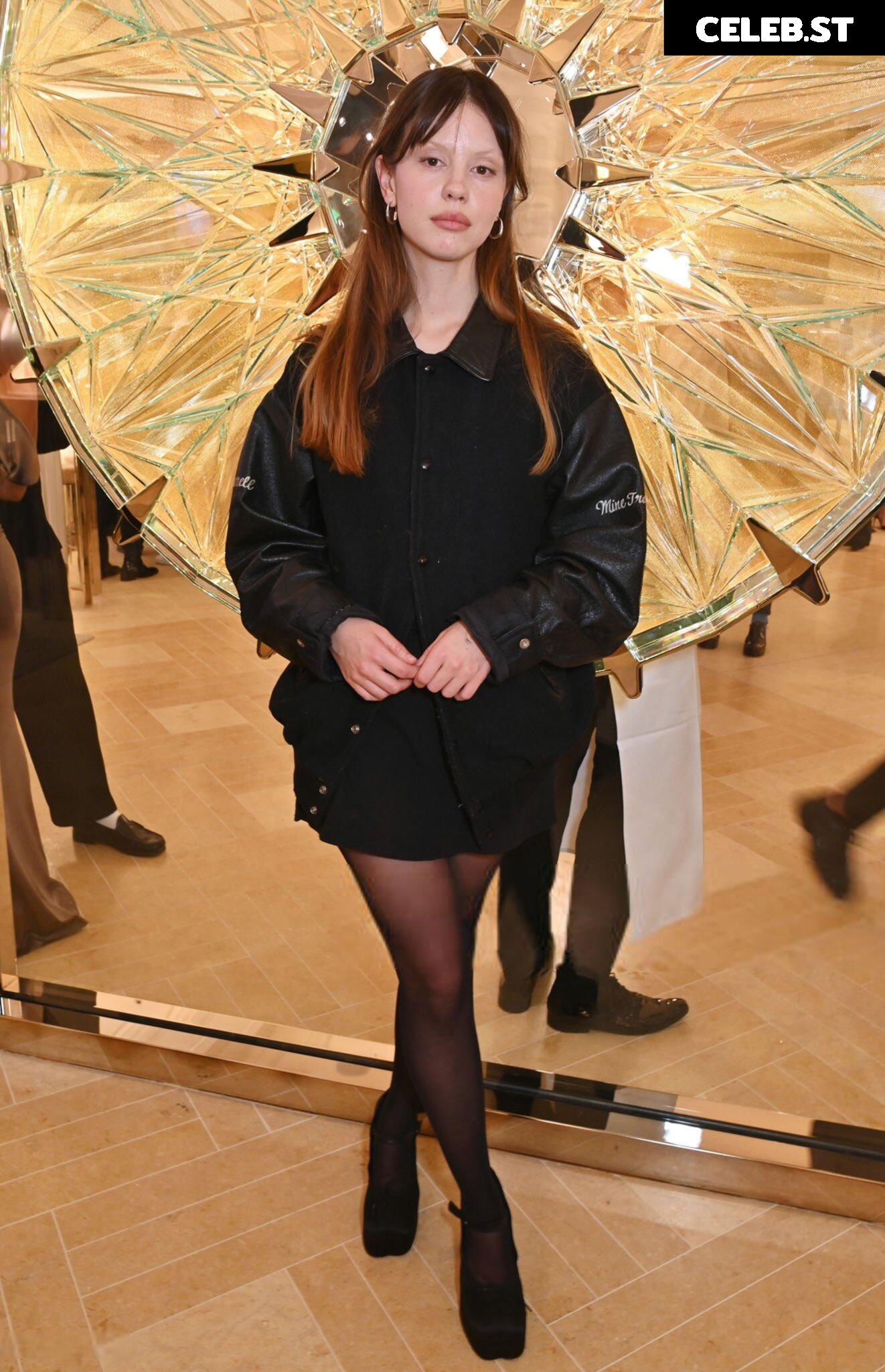 Mia Goth Image 22991260