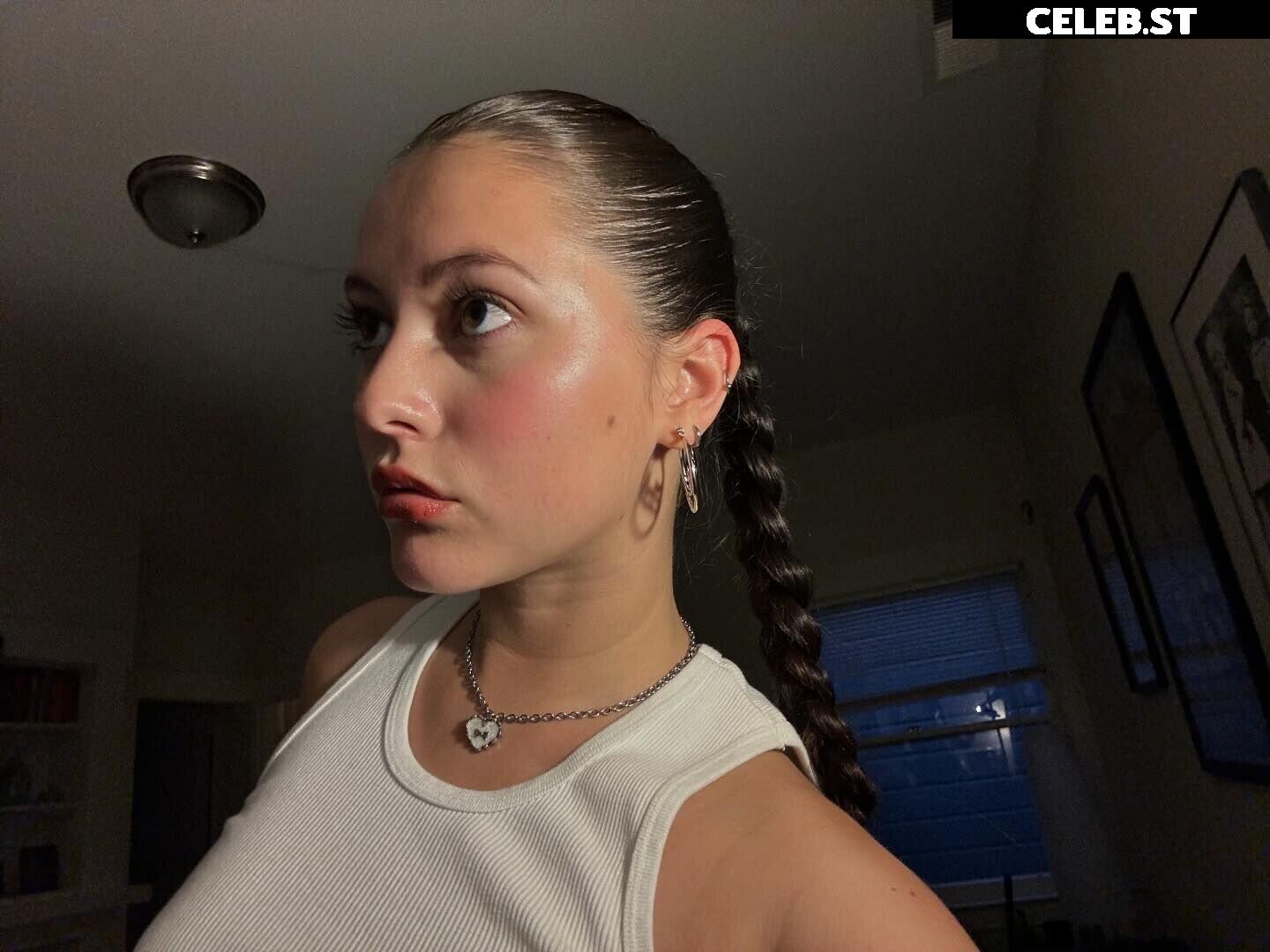 Claudia Perez Image 22992398