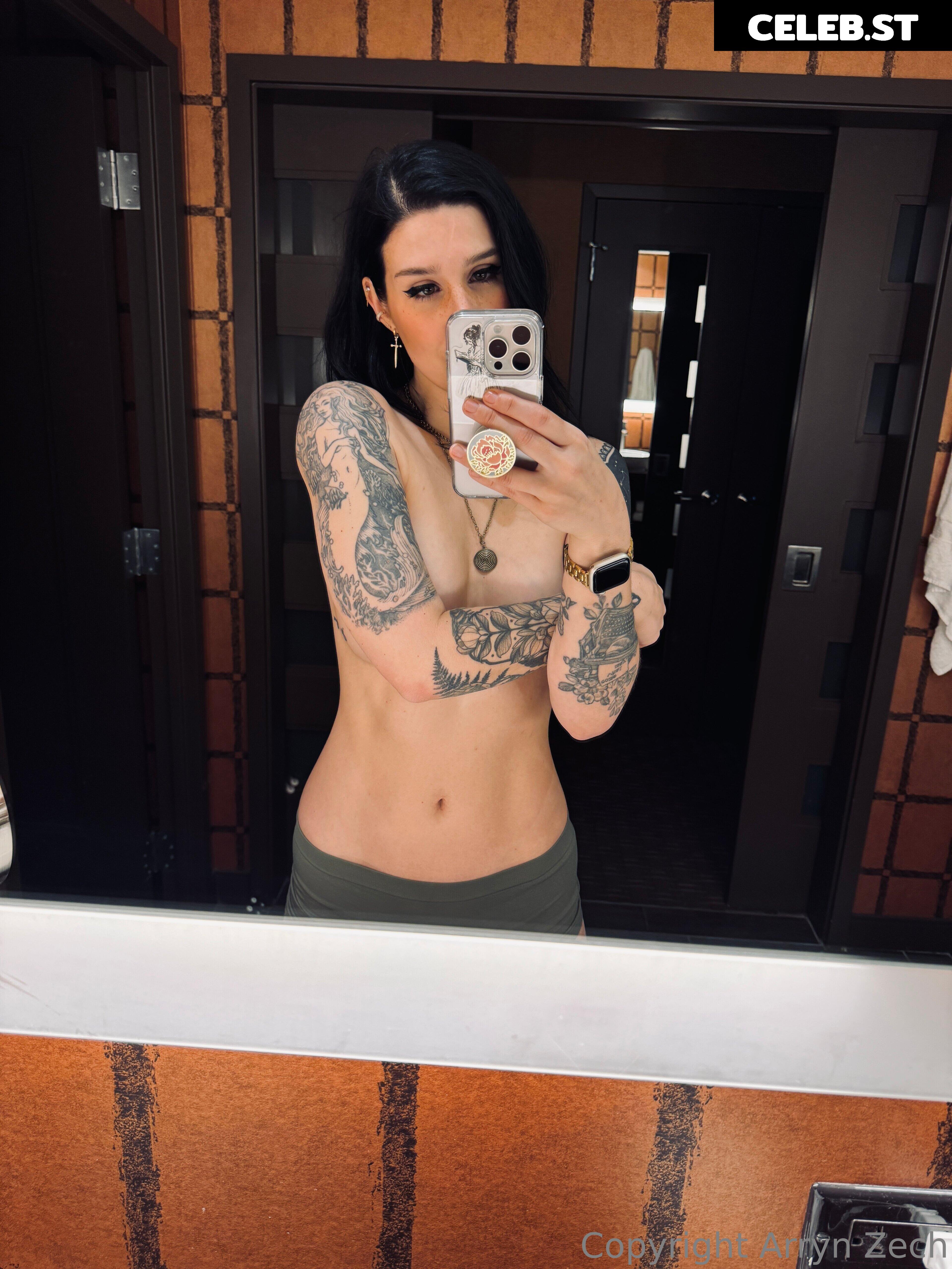 Arryn Zech Image 22867866