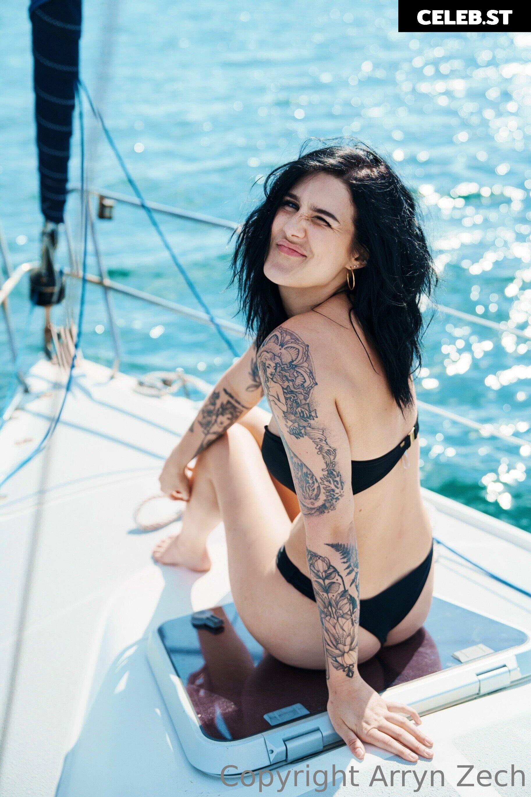 Arryn Zech Image 22867708