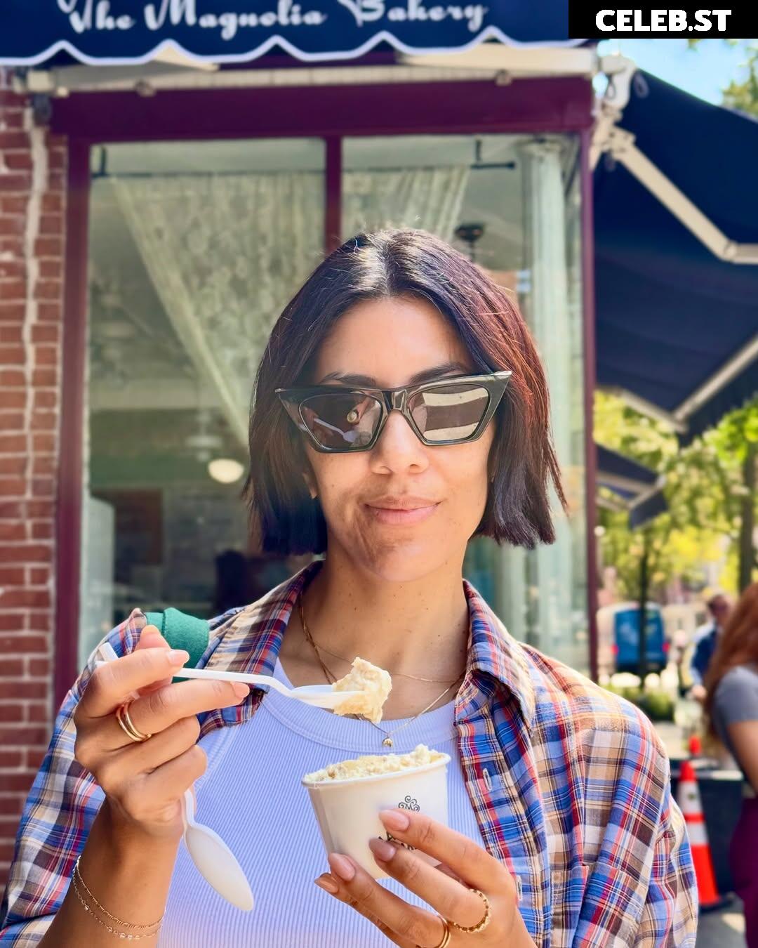 Stephanie Beatriz (Rosa Diaz from Brooklyn Nine-Nine) Image 22861348
