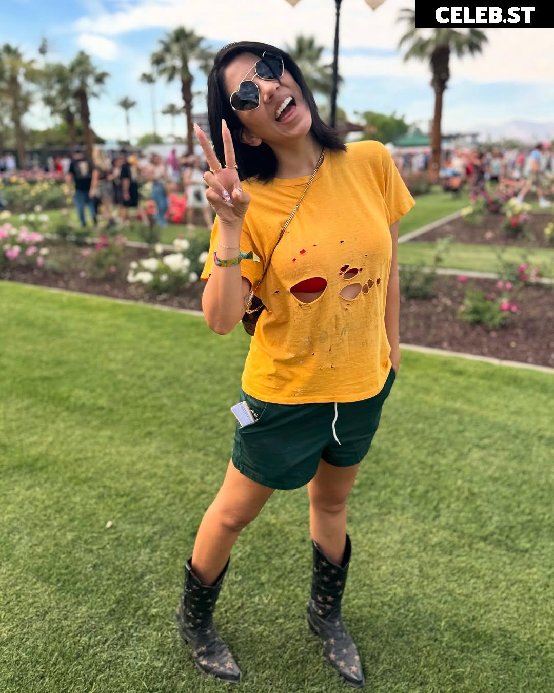 Stephanie Beatriz (Rosa Diaz from Brooklyn Nine-Nine) Image 22861287