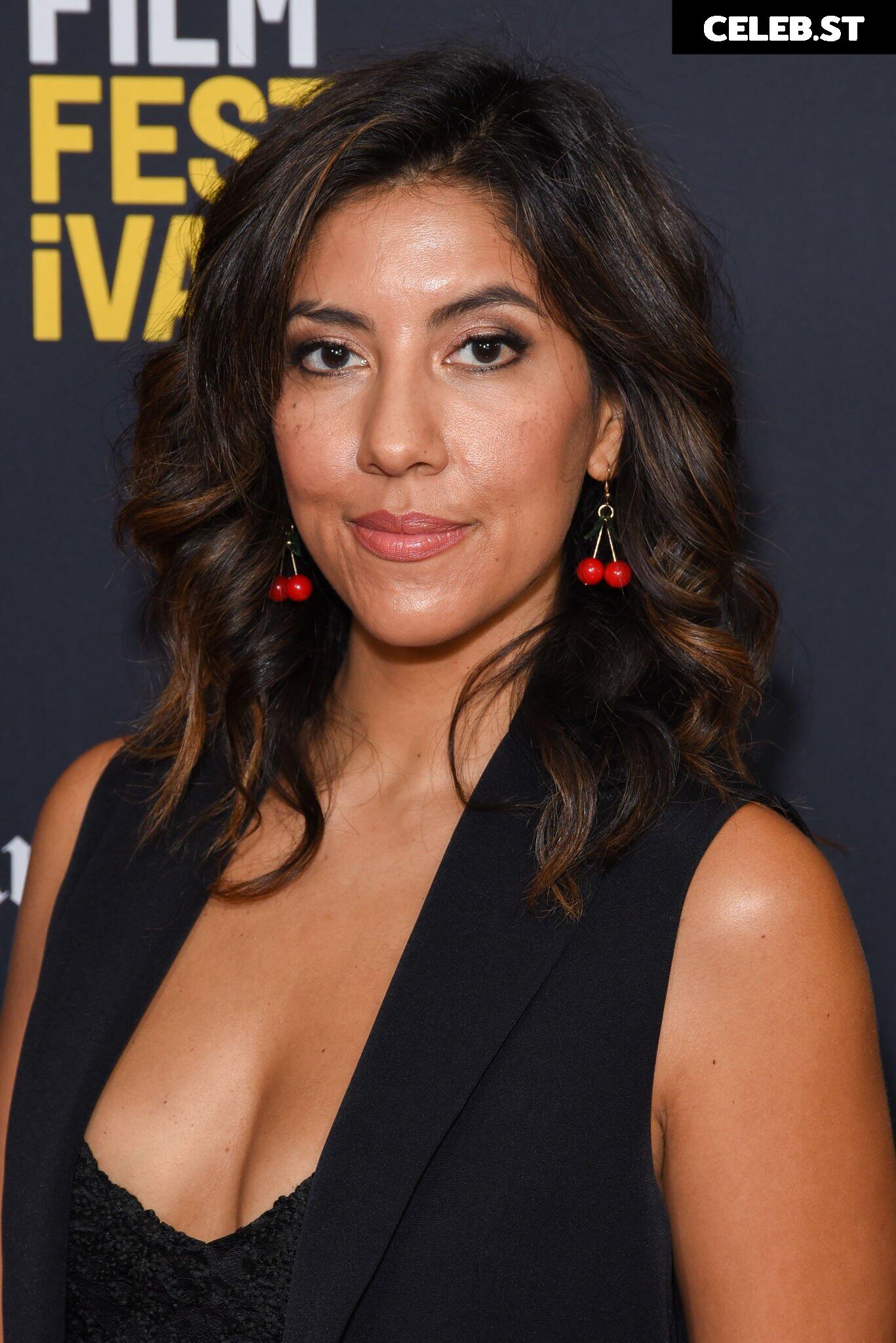 Stephanie Beatriz (Rosa Diaz from Brooklyn Nine-Nine) Image 22861213