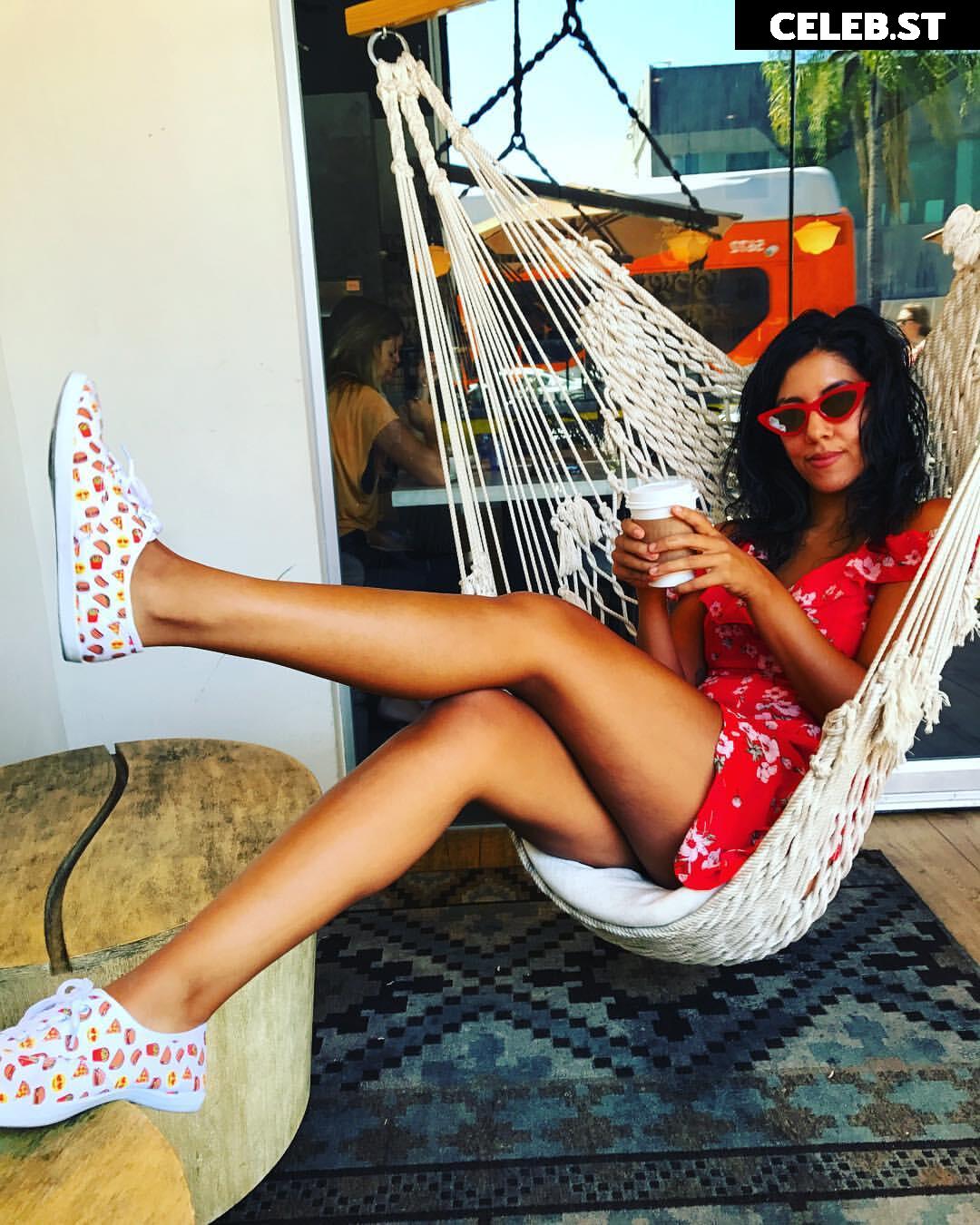 Stephanie Beatriz (Rosa Diaz from Brooklyn Nine-Nine) Image 22861256
