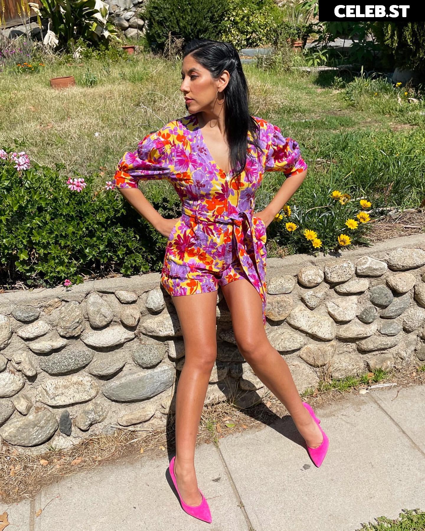 Stephanie Beatriz (Rosa Diaz from Brooklyn Nine-Nine) Image 22861258