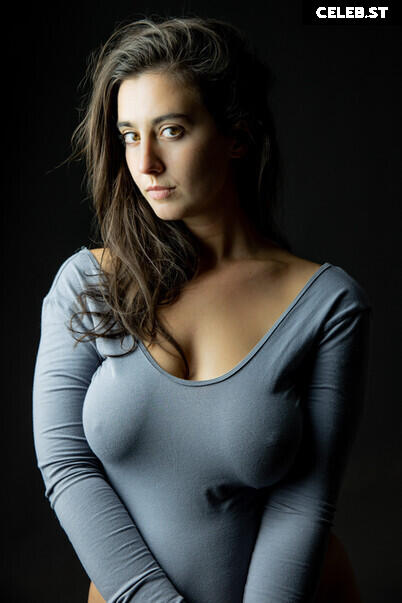 Model Seraphina Image 22869015