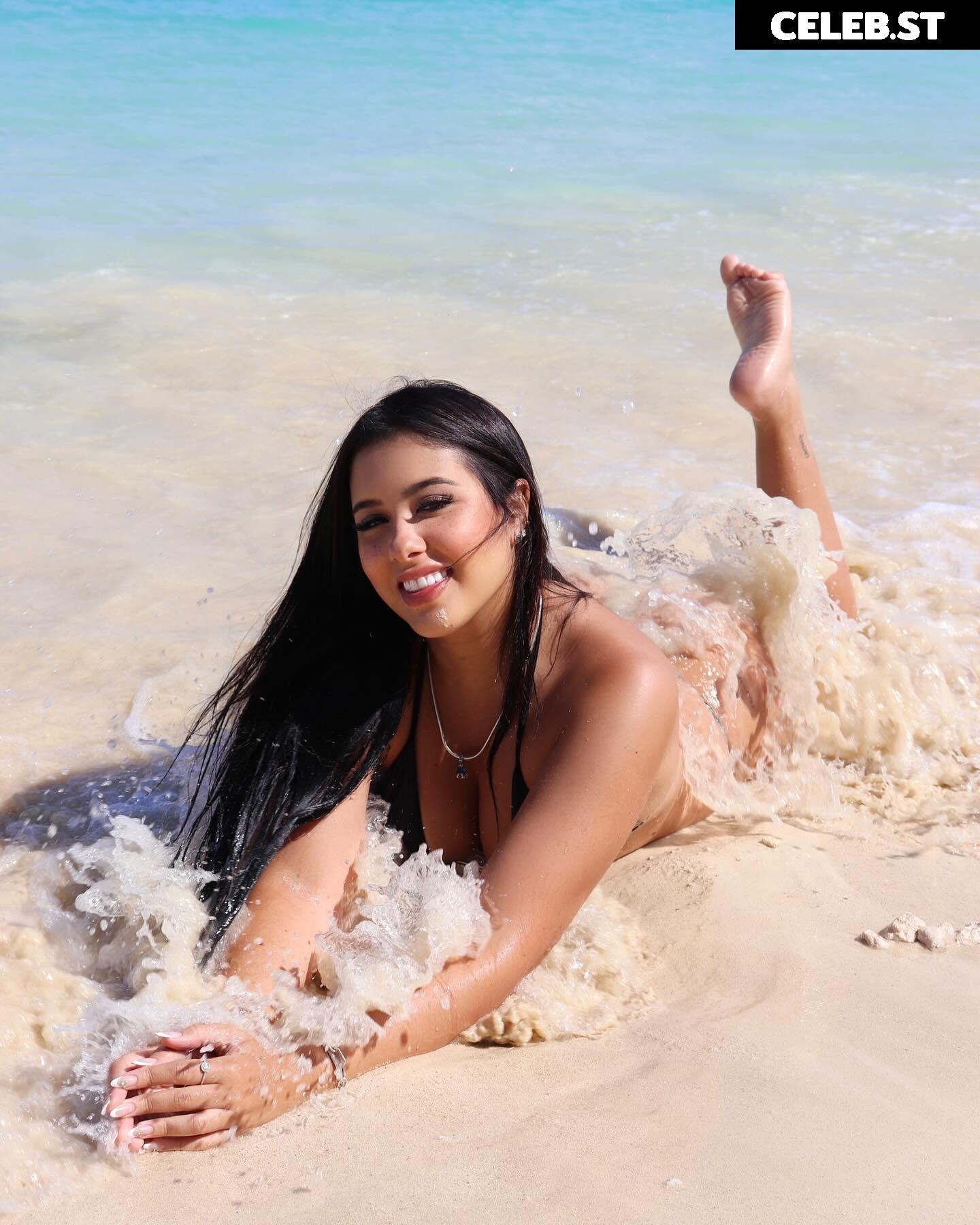 Cinthia Cruz Image 22818566