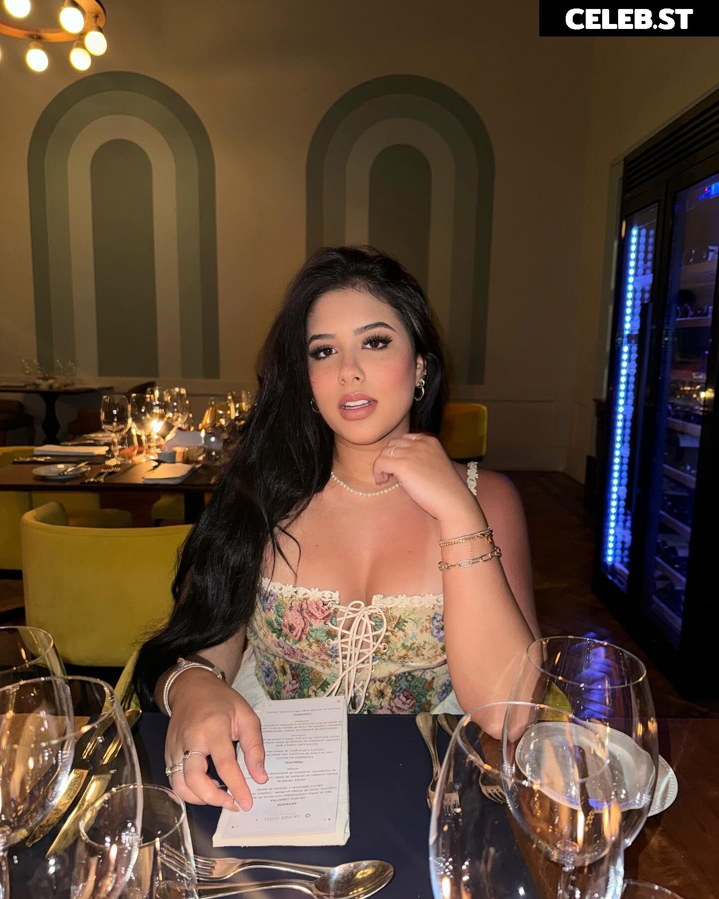 Cinthia Cruz Image 22818568