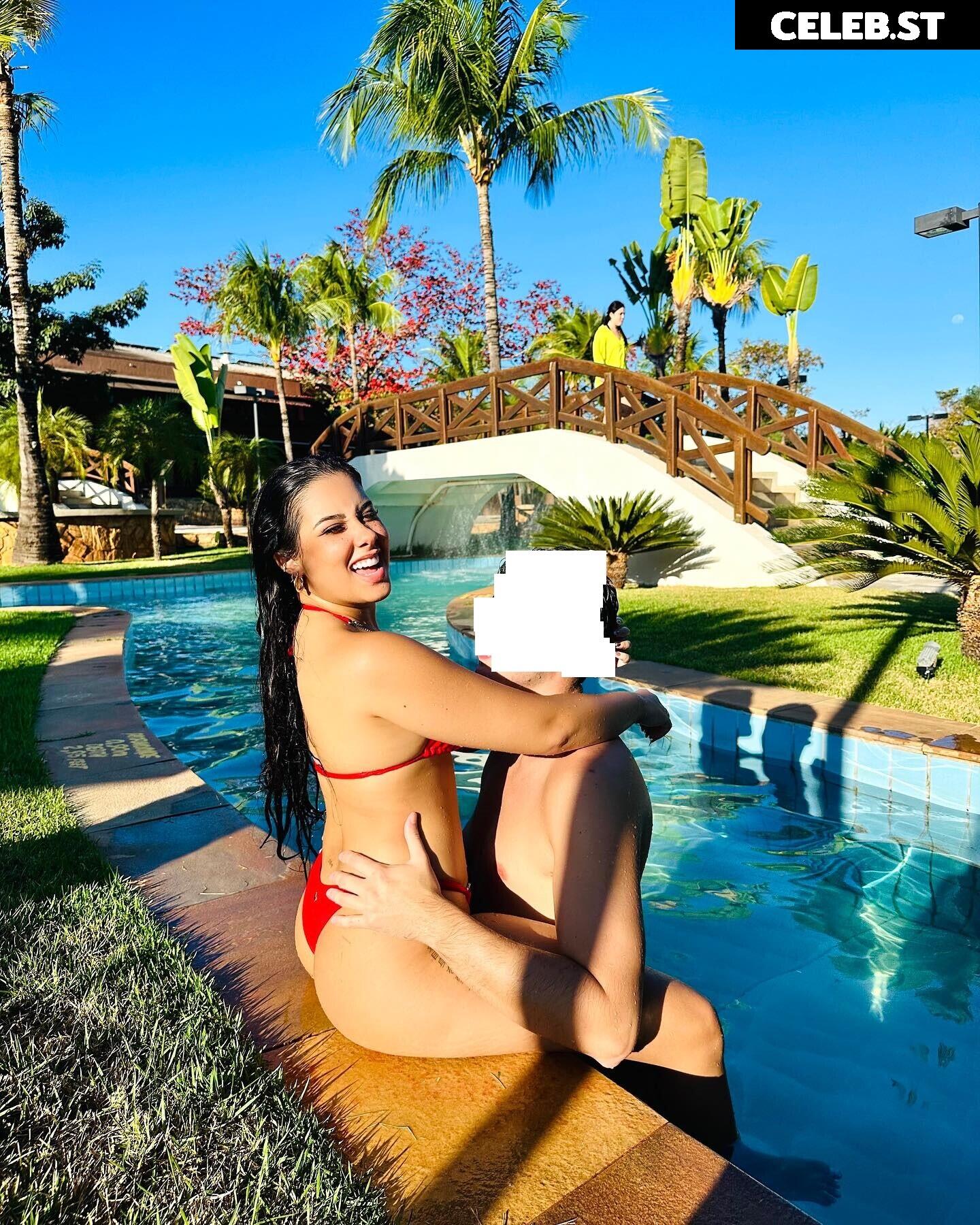 Cinthia Cruz Image 22818547