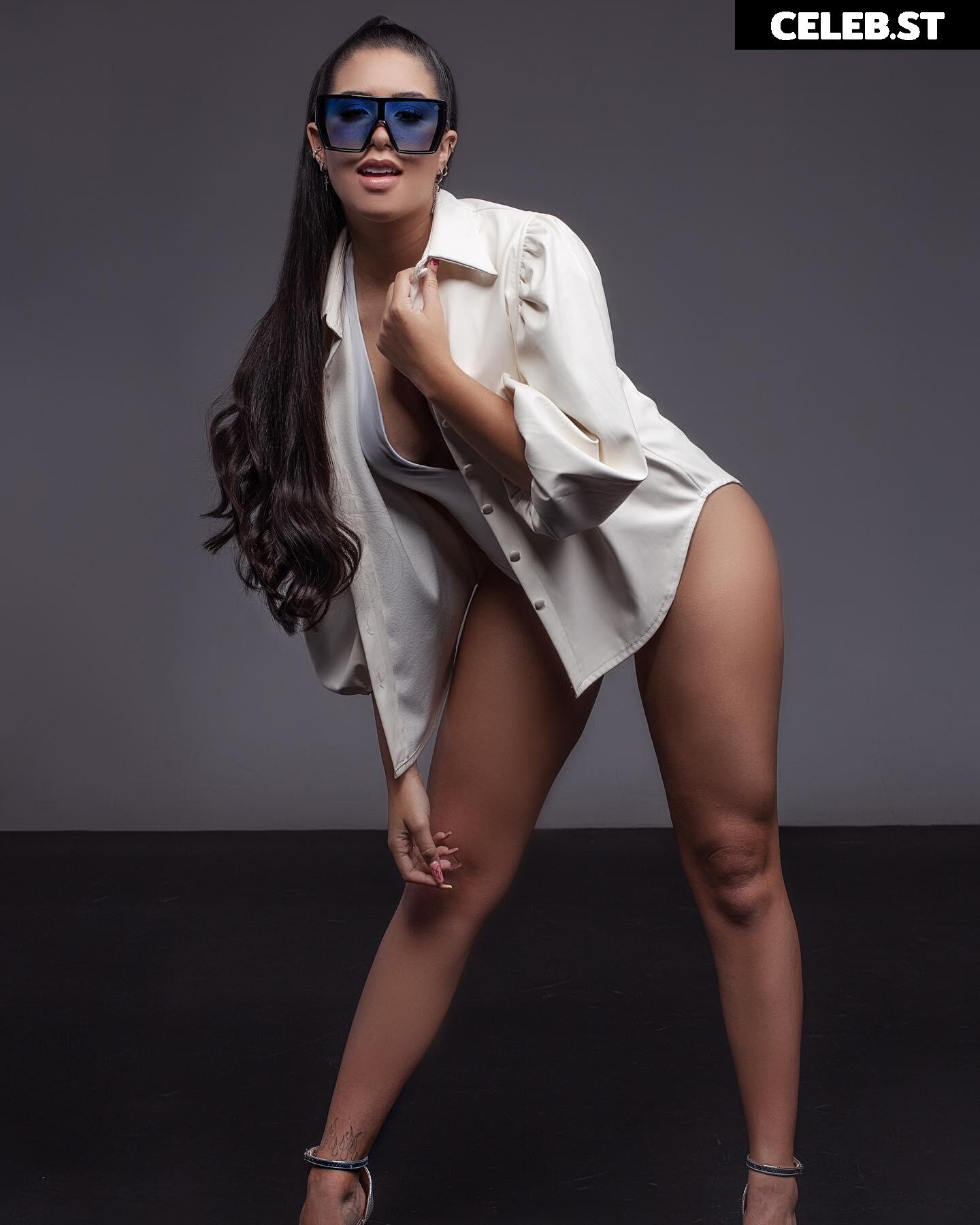 Cinthia Cruz Image 22818439