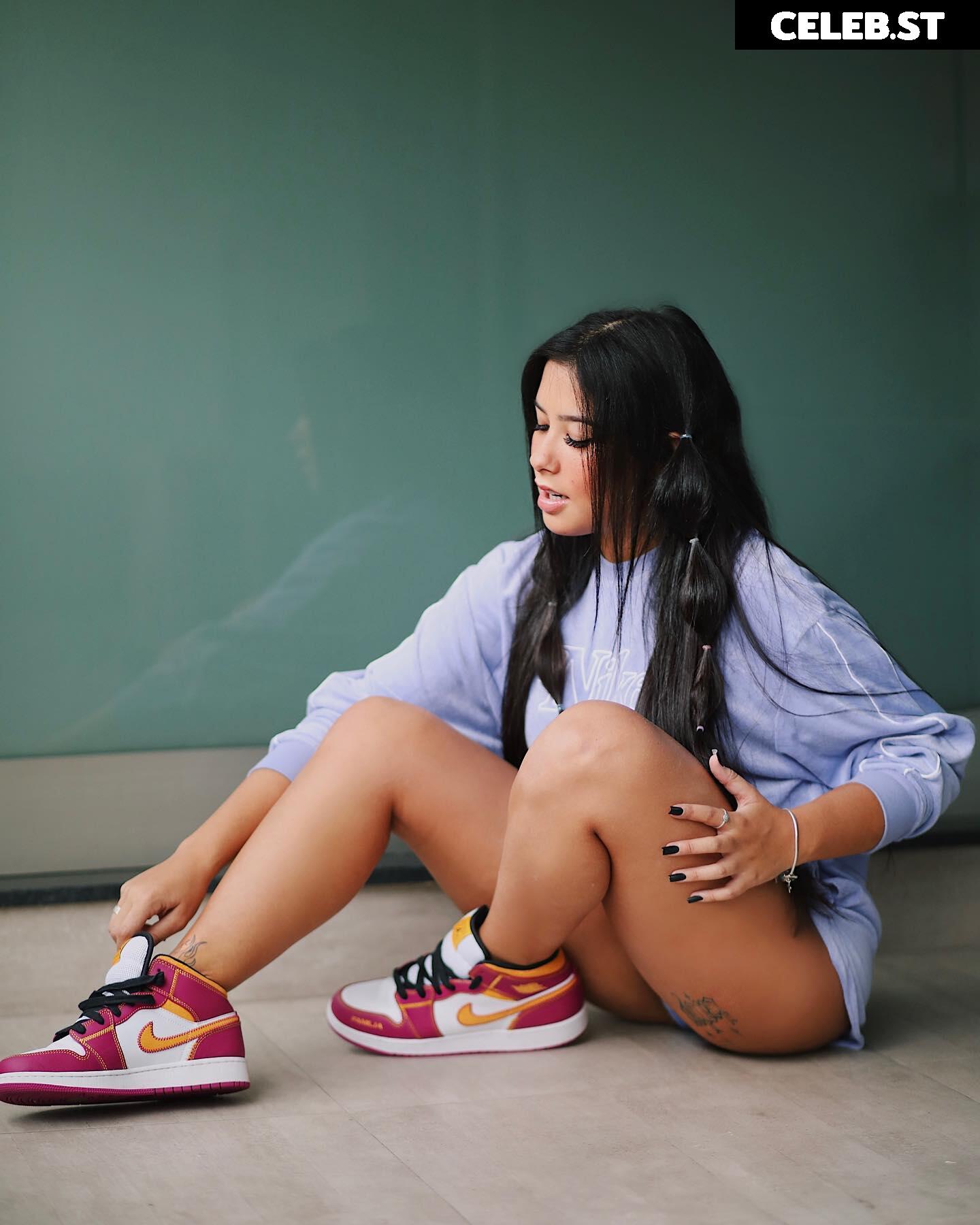Cinthia Cruz Image 22818457