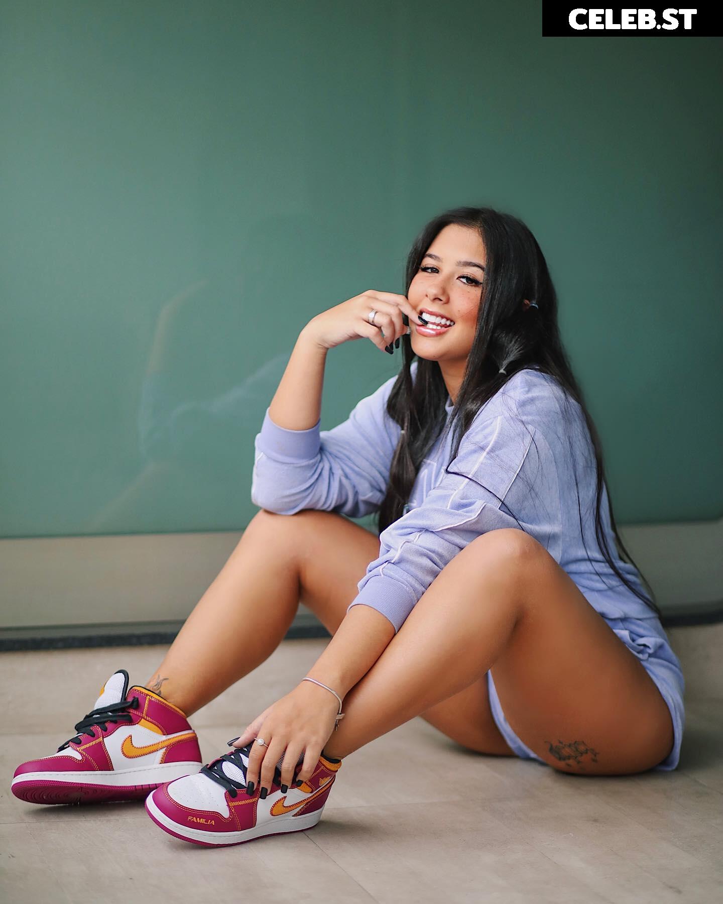 Cinthia Cruz Image 22818456