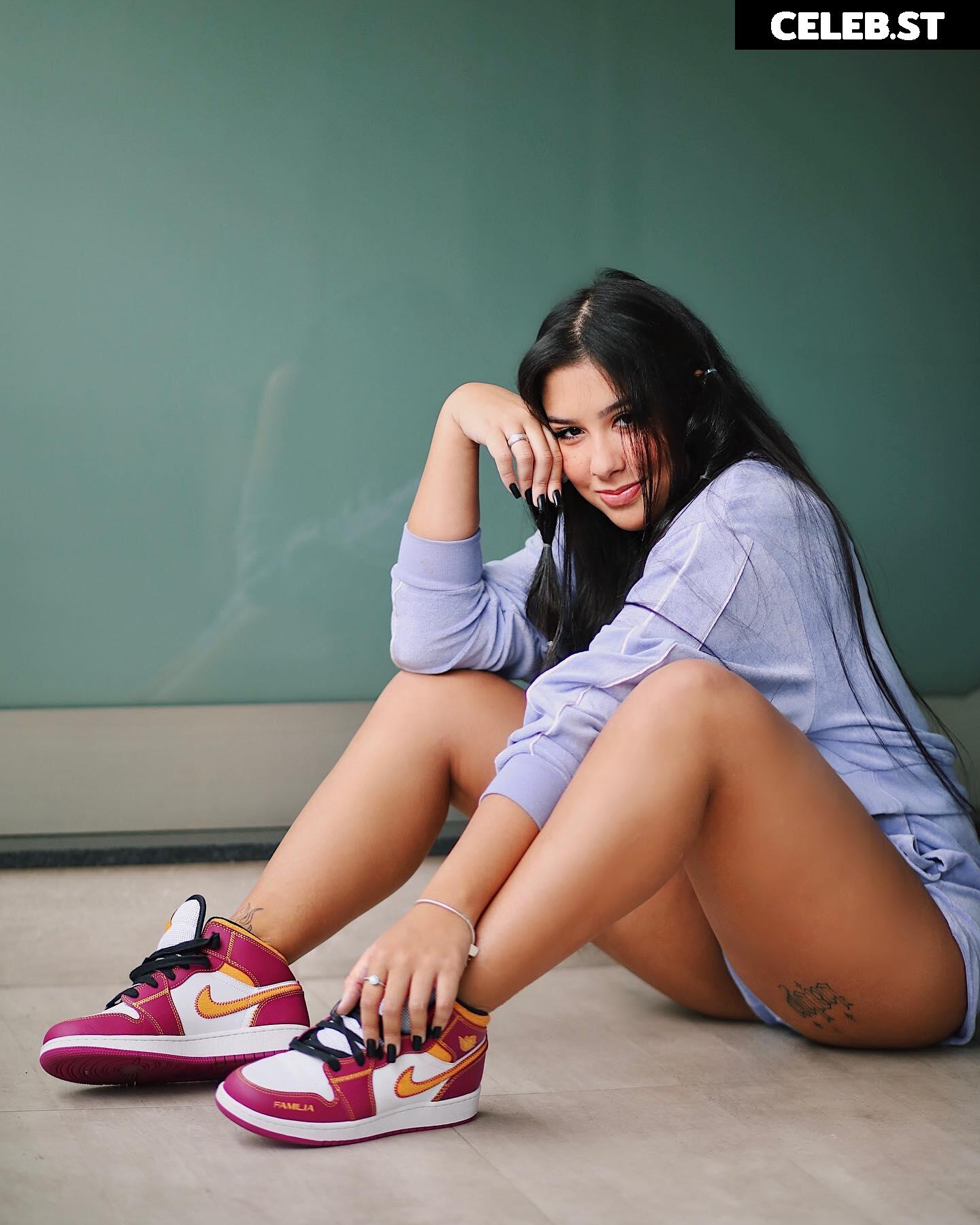 Cinthia Cruz Image 22818454