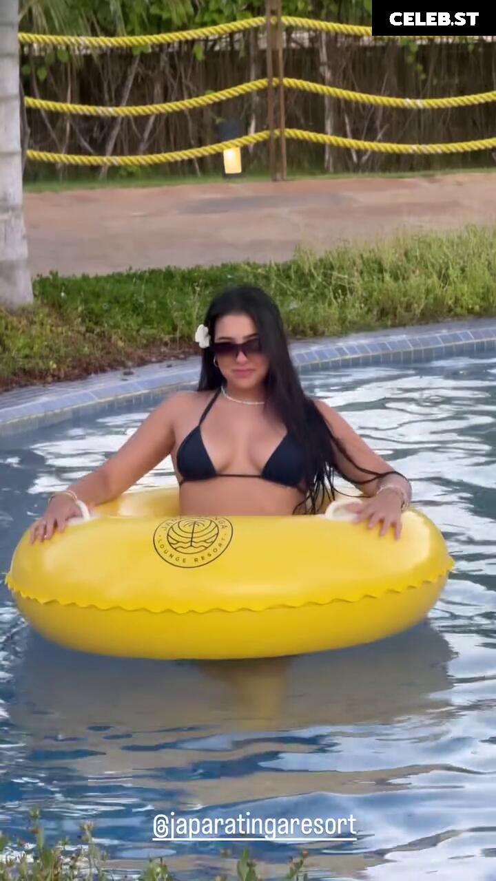Cinthia Cruz Image 22818613