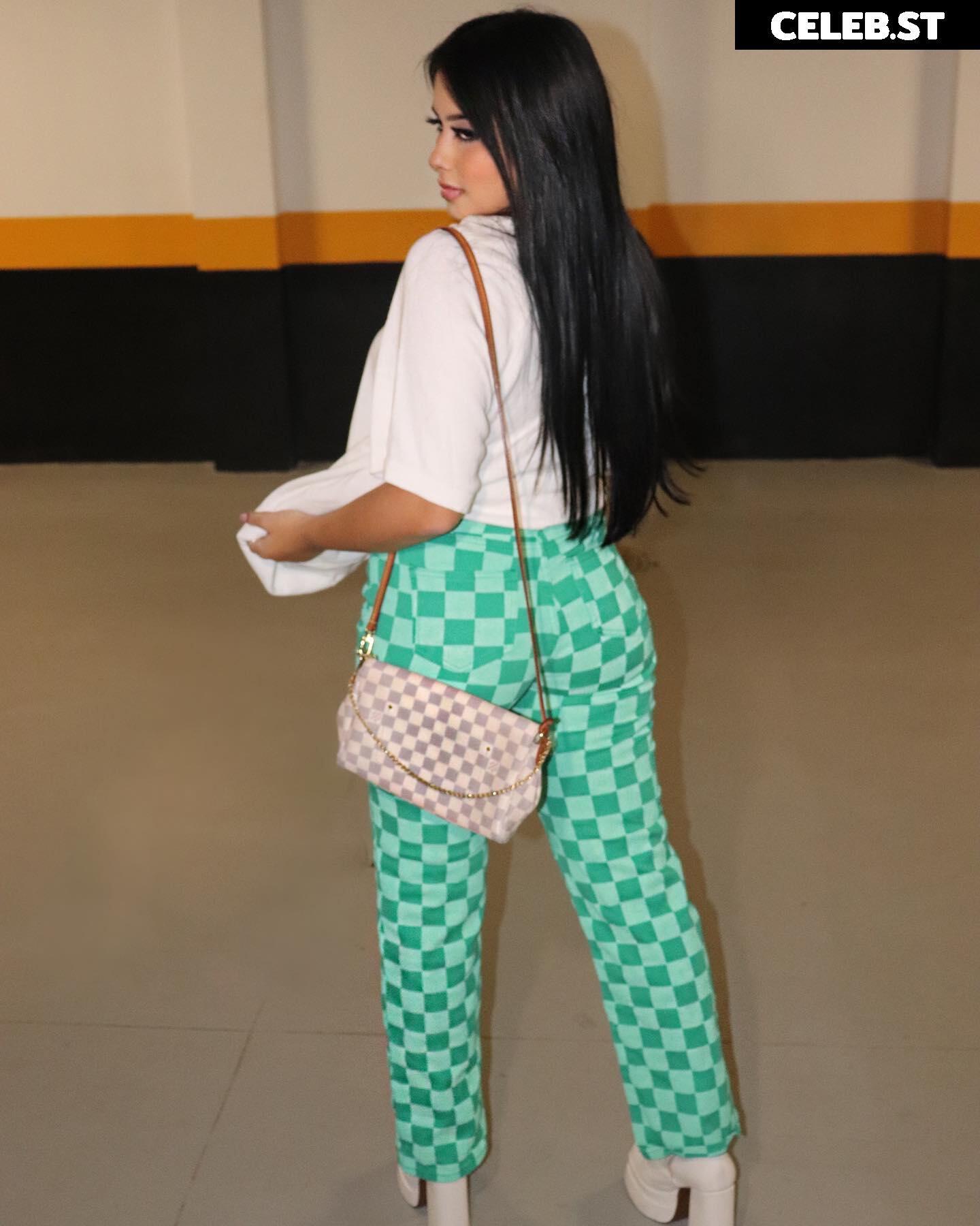 Cinthia Cruz Image 22818310