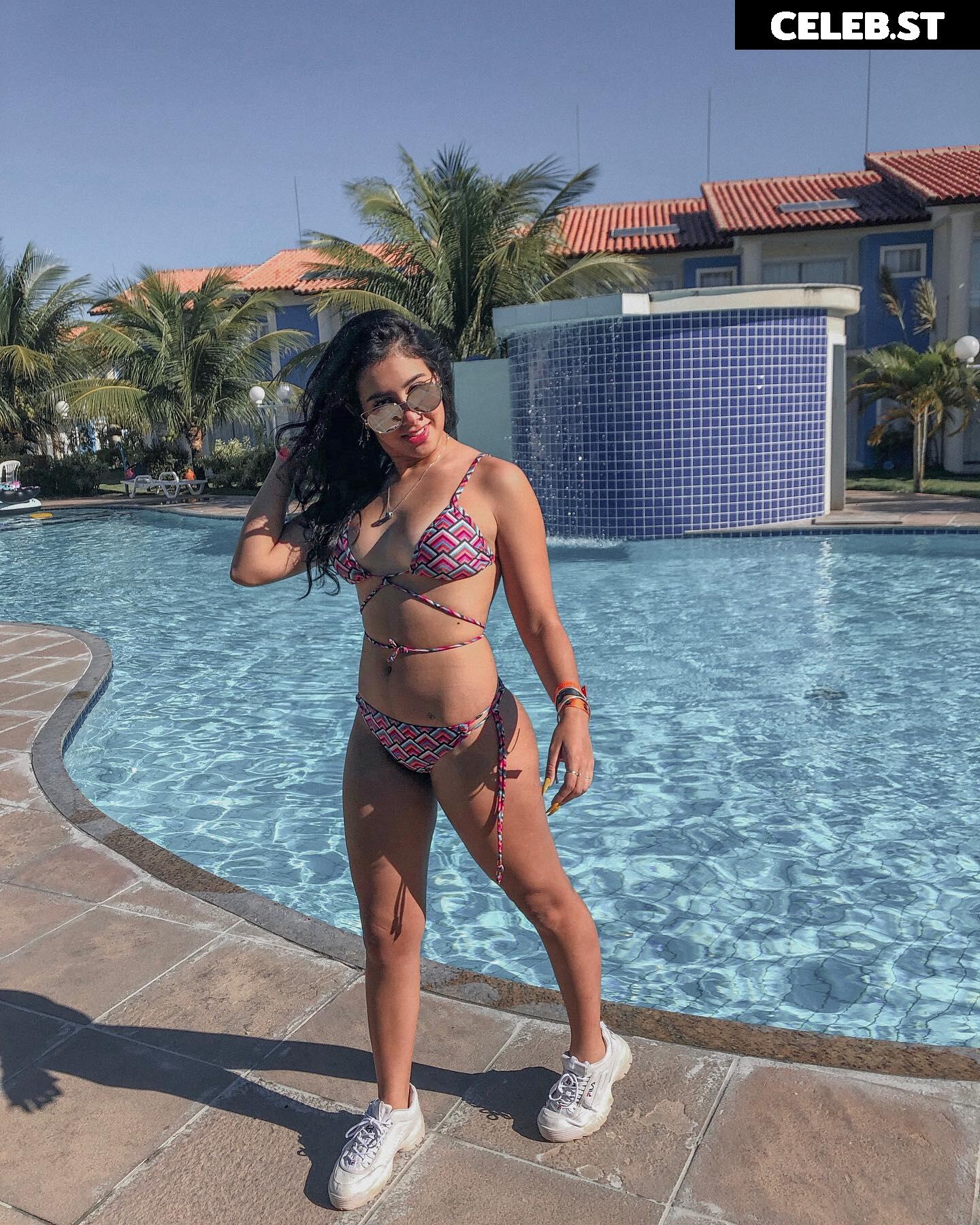 Cinthia Cruz Image 22818351