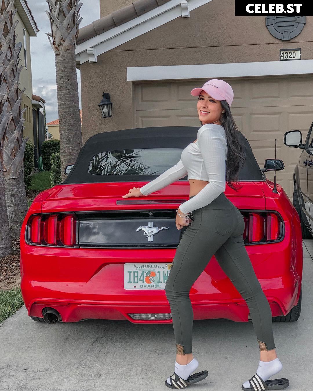 Cinthia Cruz Image 22818341