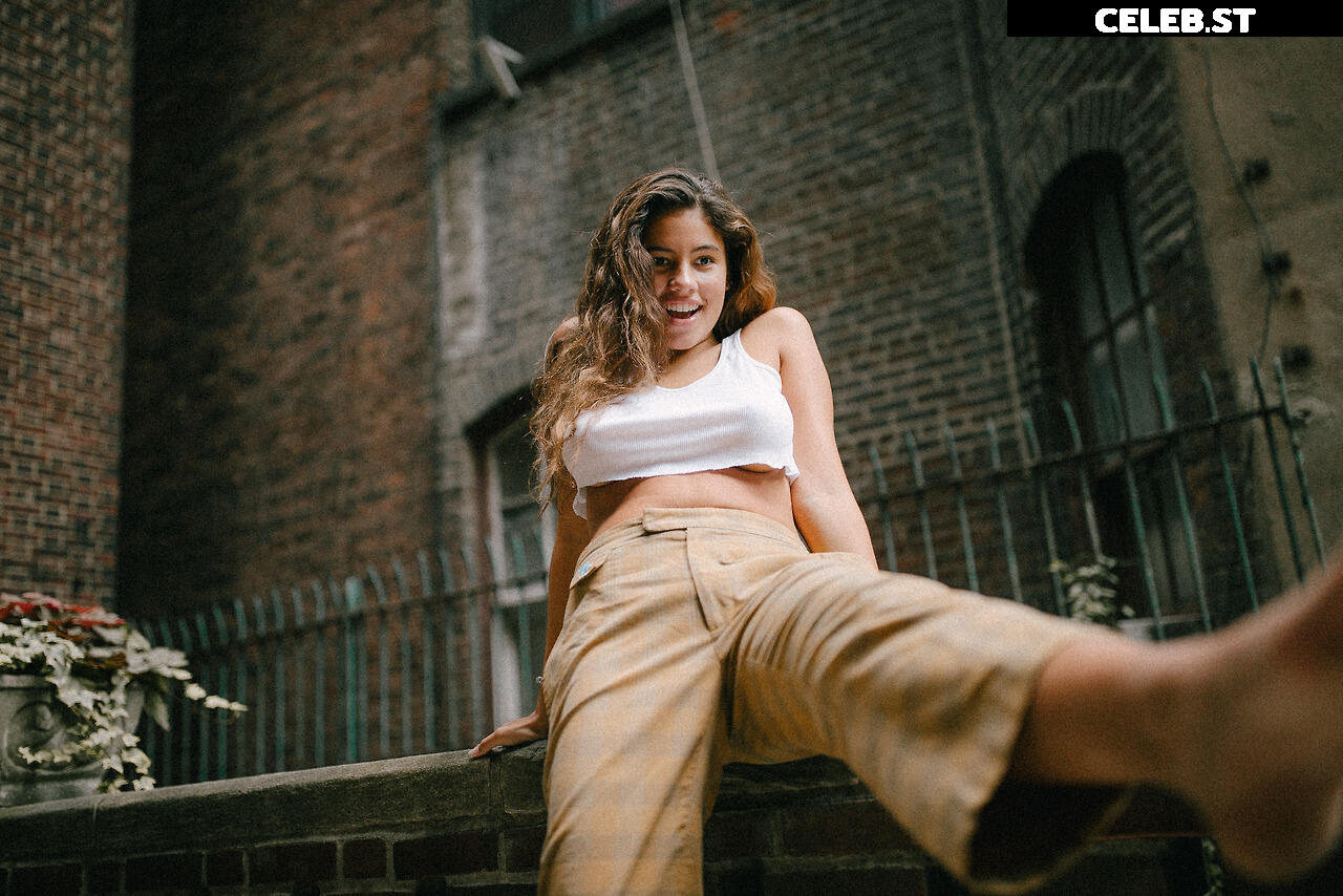Isabella Carr / isabellacarrr Image 22827518