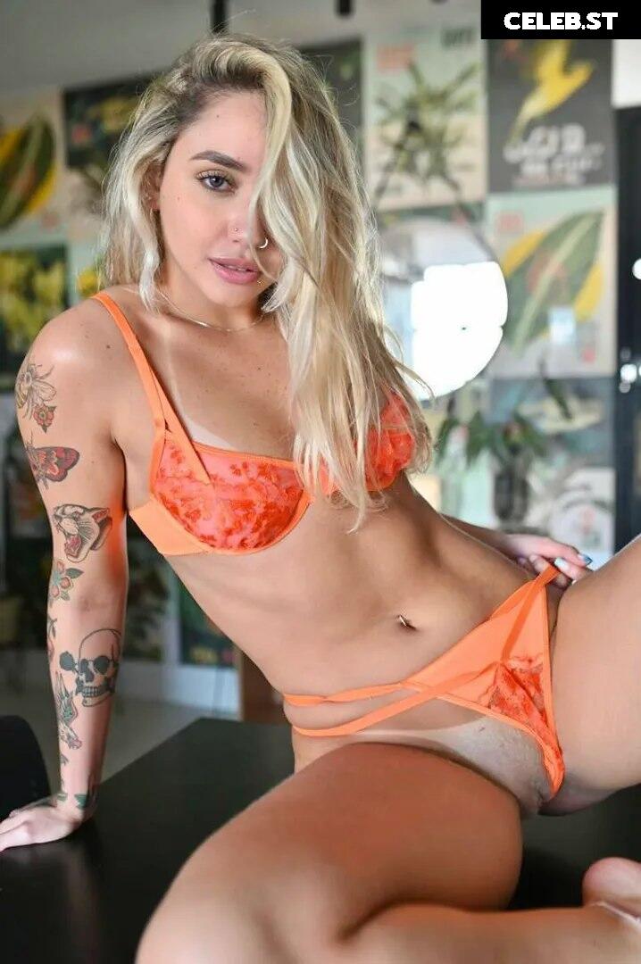 Brasiloirinha | Thayane Napoleão Image 22820573