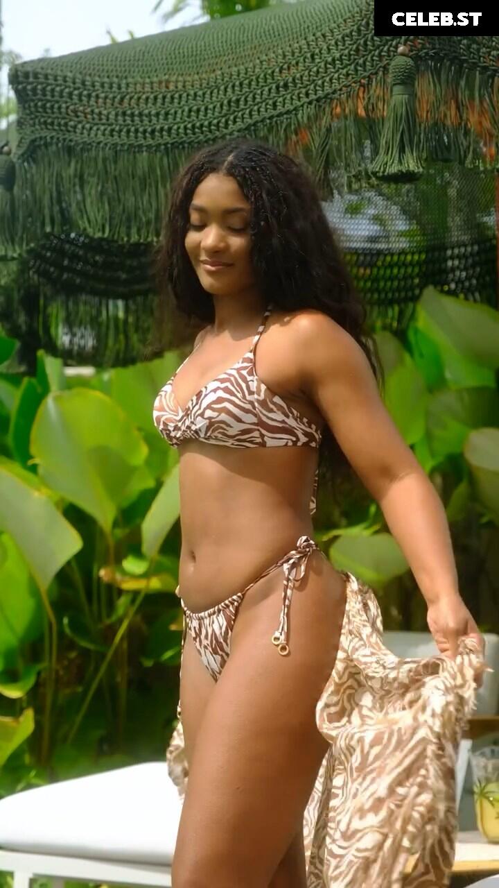 Erika Januza Image 22831157
